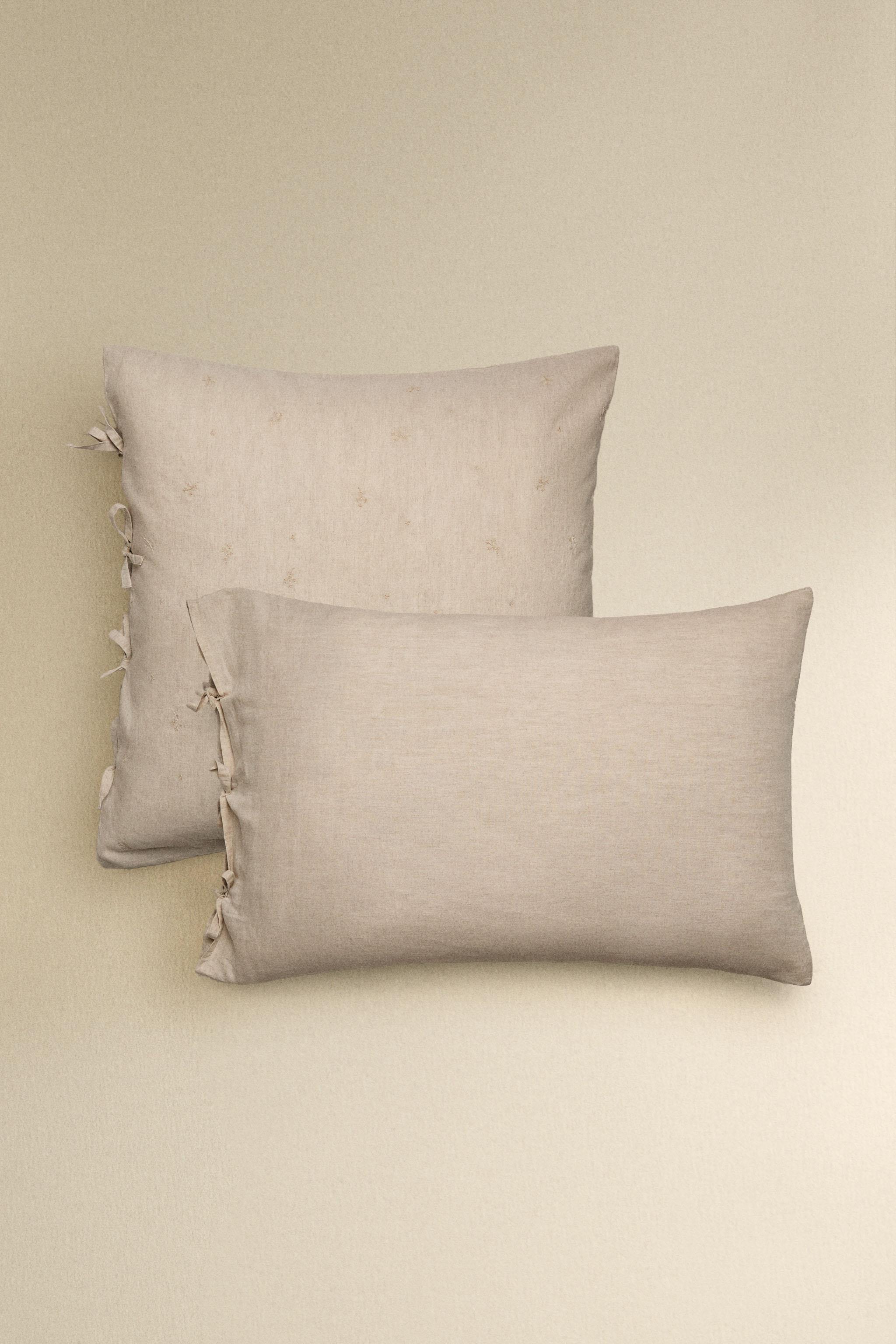 CHILDREN'S LINEN PILLOWCASE WITH FLORAL EMBROIDERY