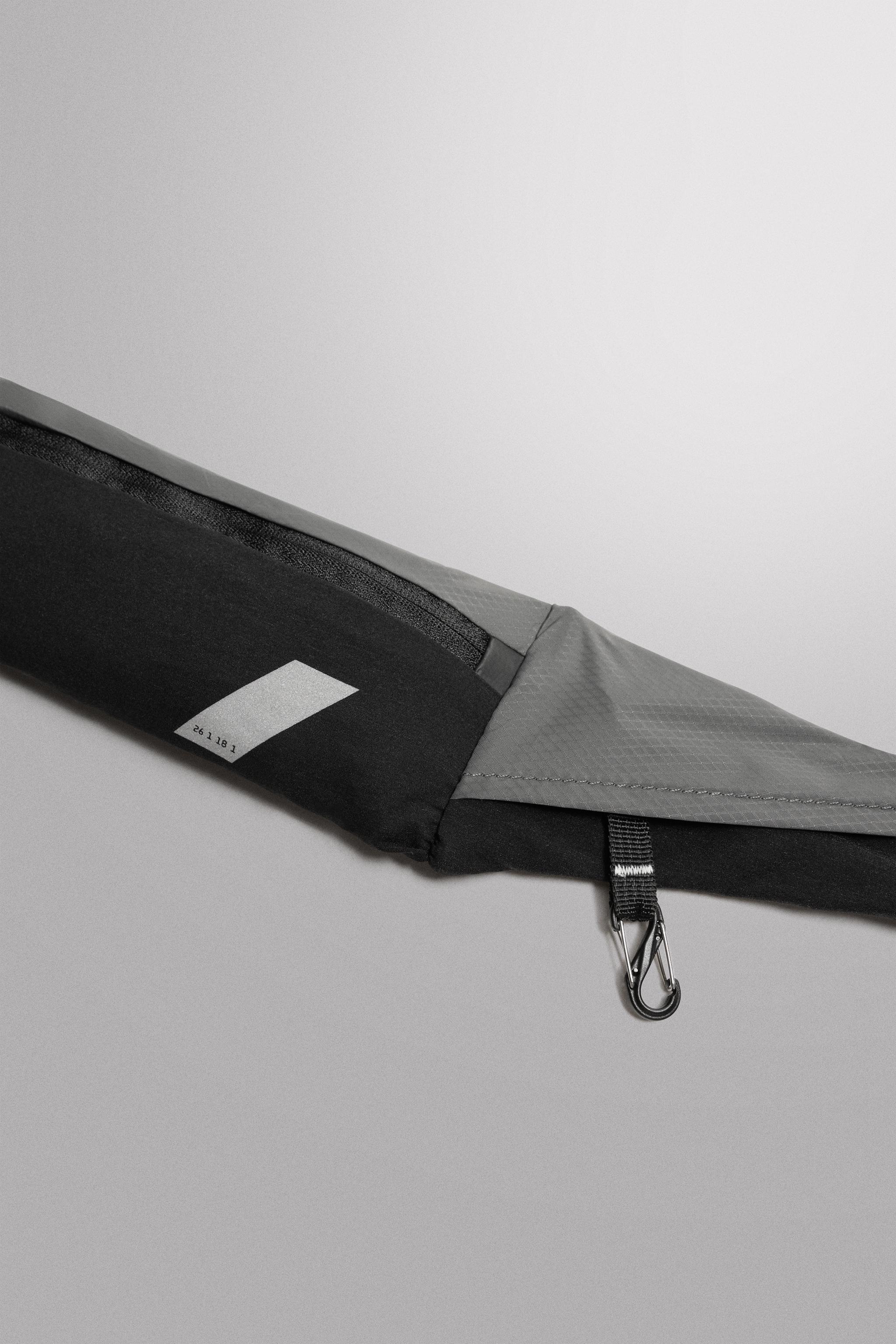 TECHNICAL SPORT BELT BAG