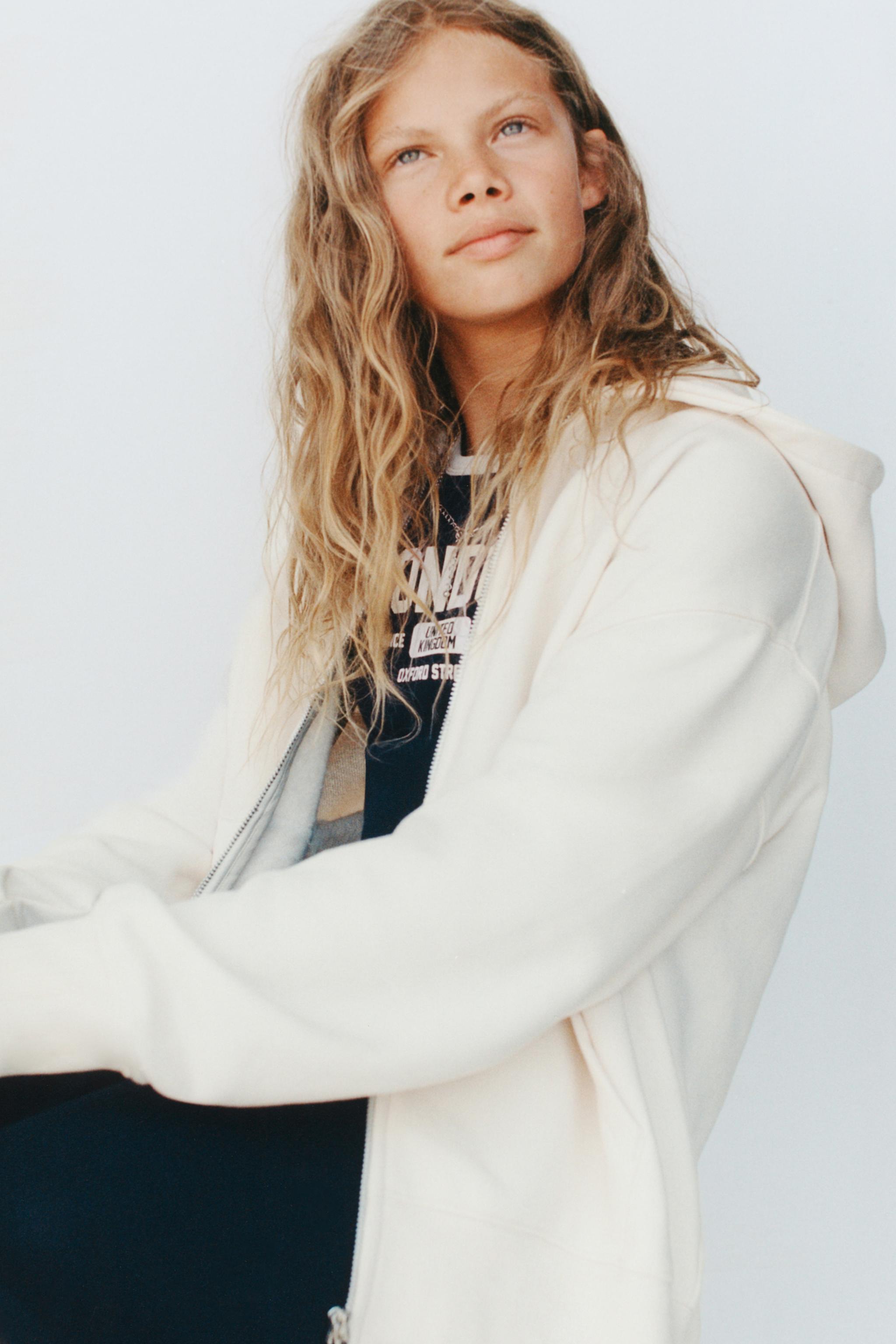 BASIC ZIP SWEATSHIRT