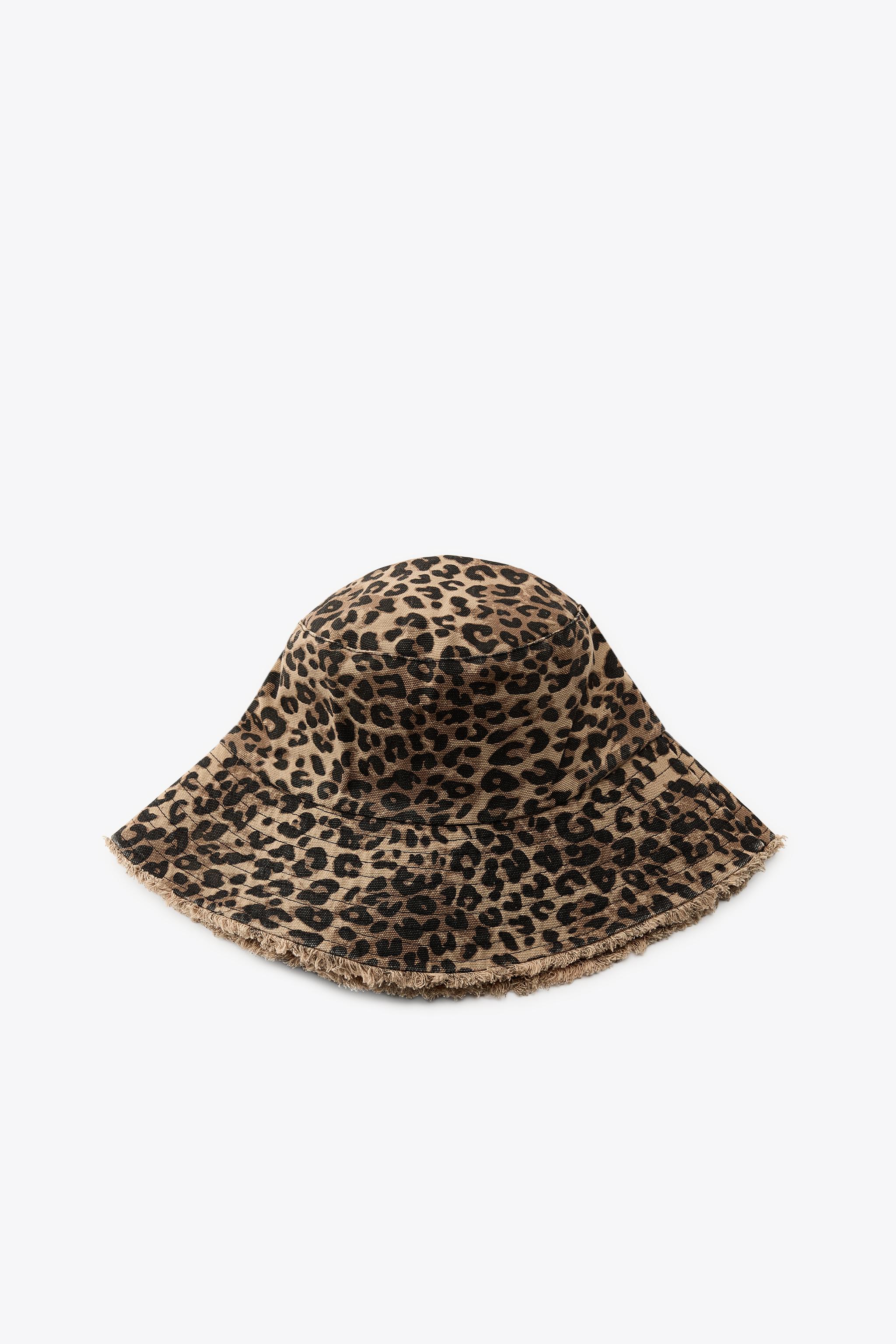 ANIMAL PRINT FRAYED BUCKET HAT