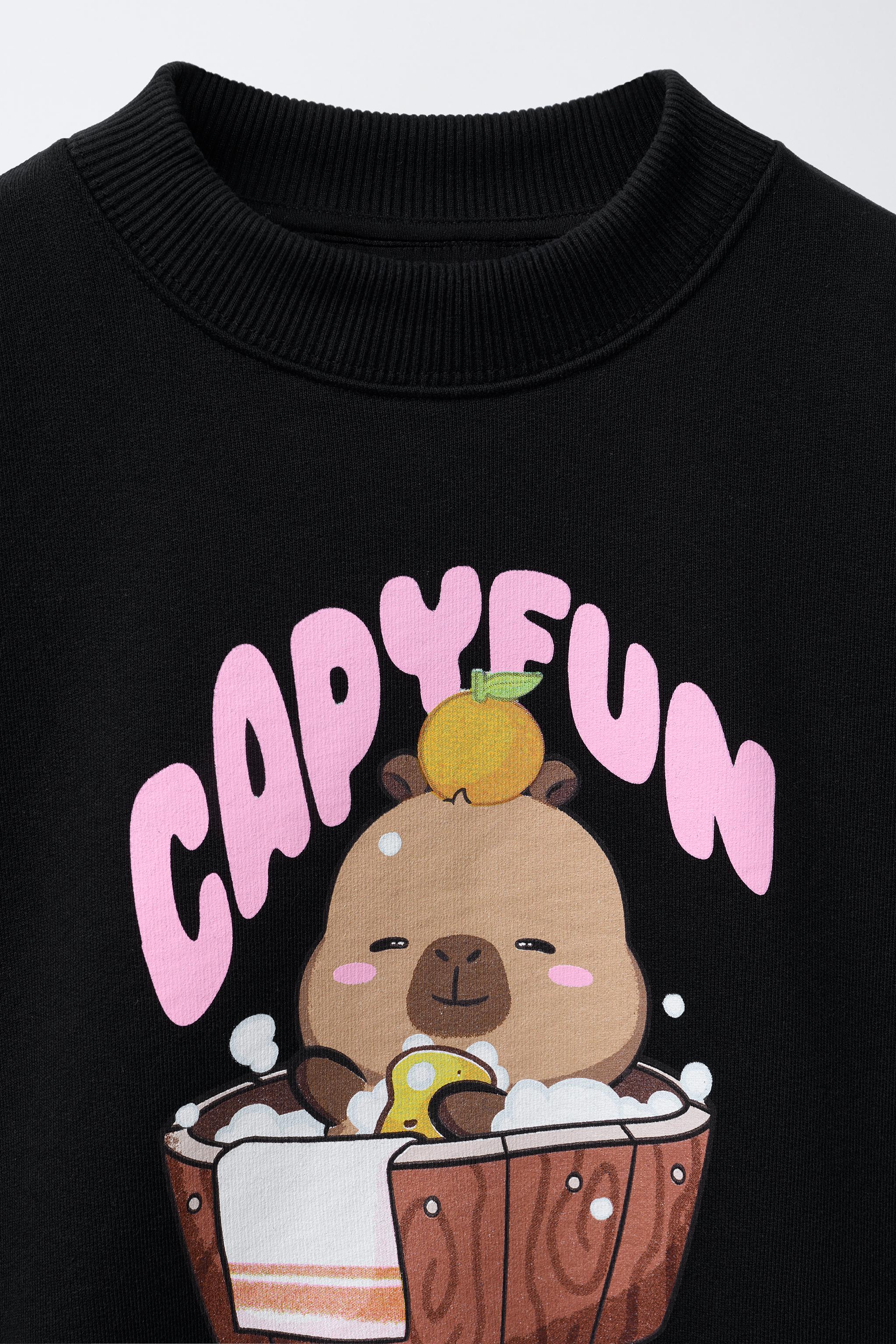 CAPYFUN © PRINT SWEATSHIRT
