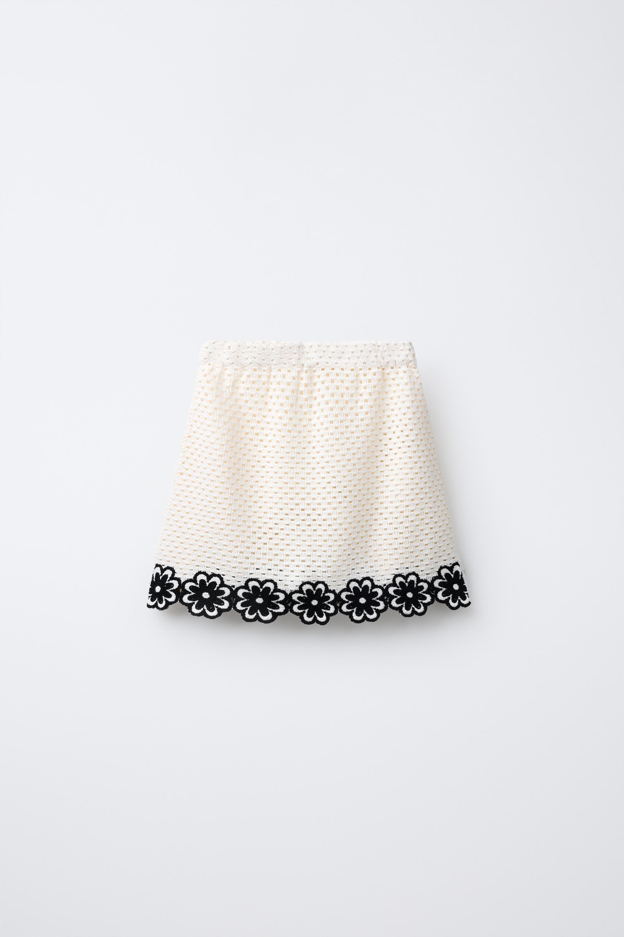 FLORAL CROCHET KNIT SKIRT