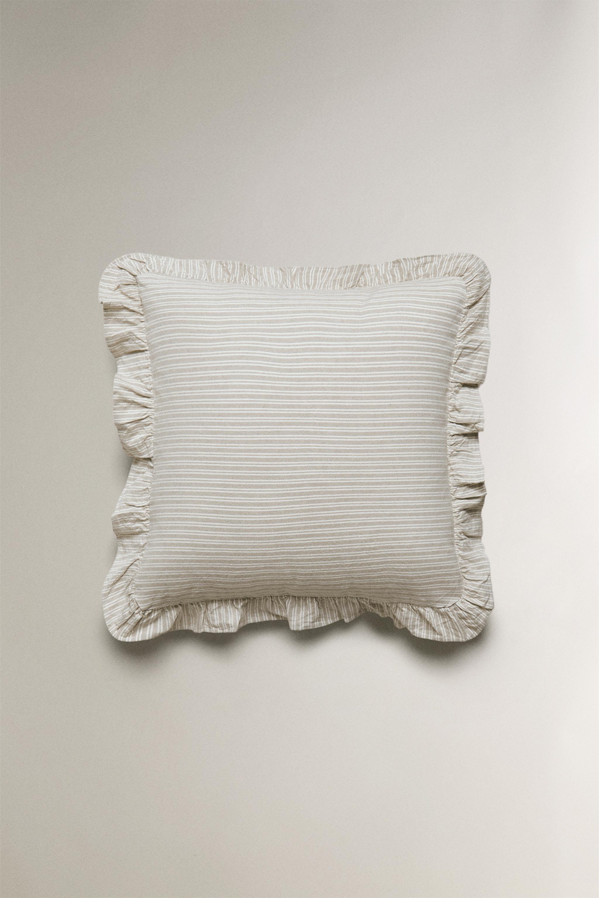 CHILDREN’S STRIPED THROW PILLOW COVER