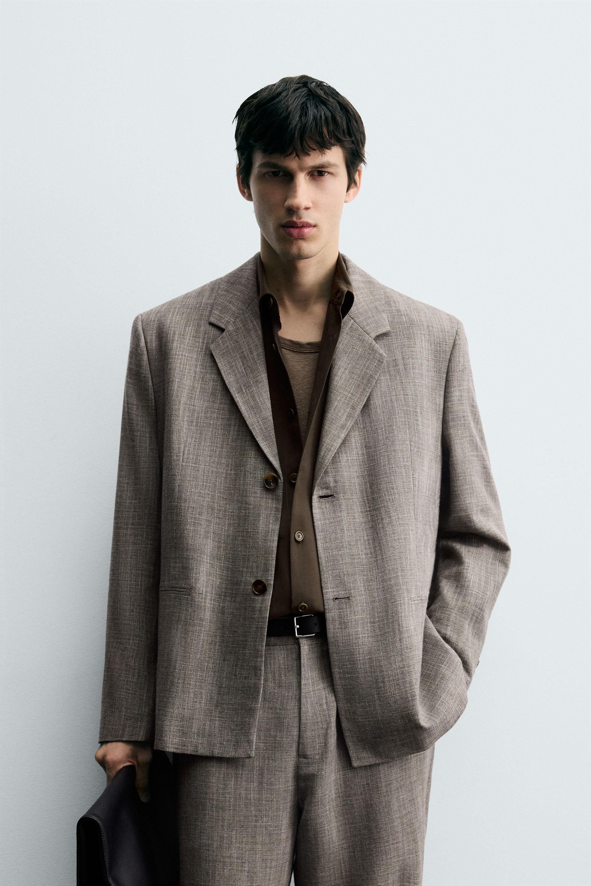 TEXTURED SUIT JACKET