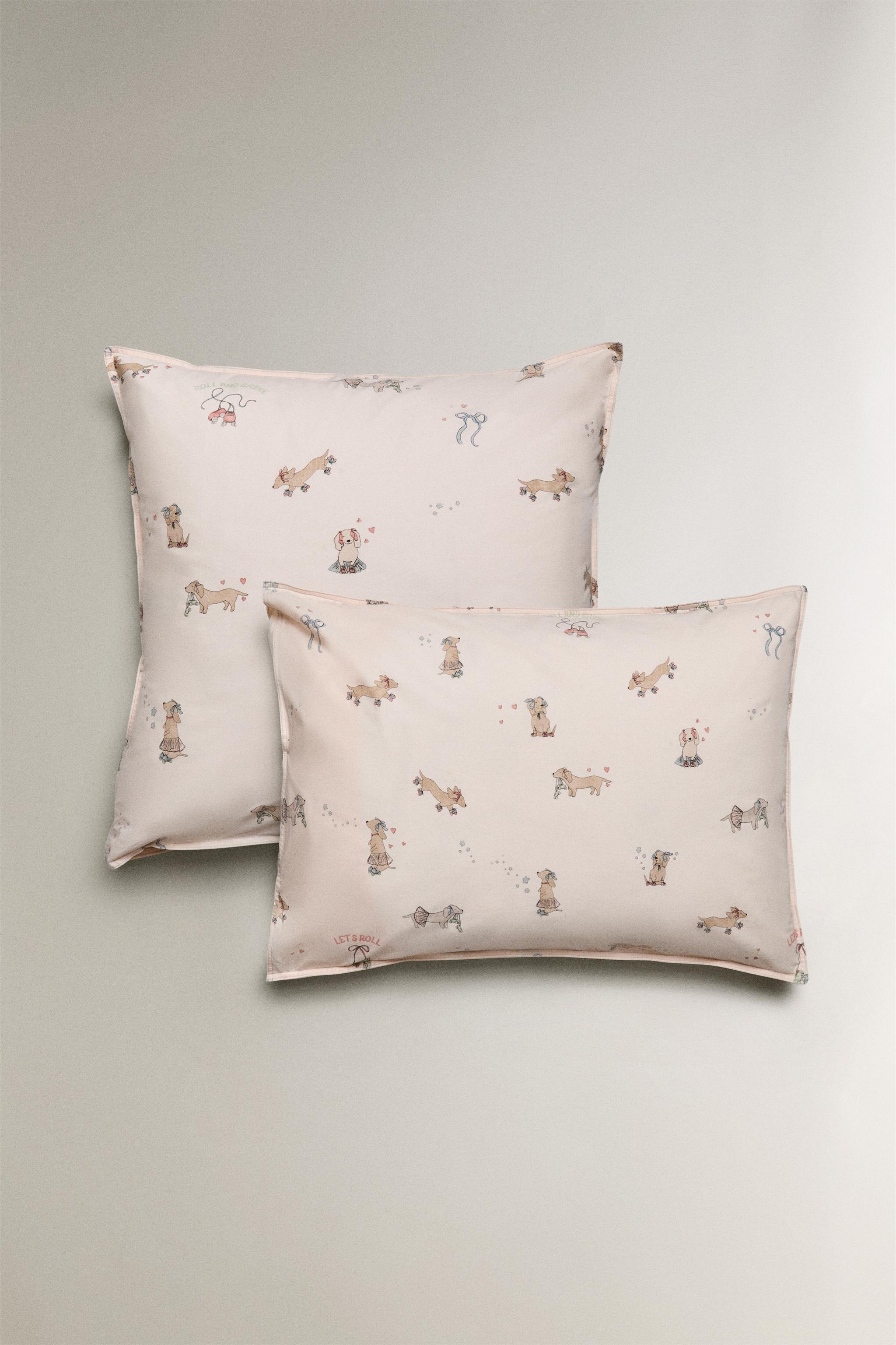 CHILDREN'S SKATING DOG PILLOWCASE