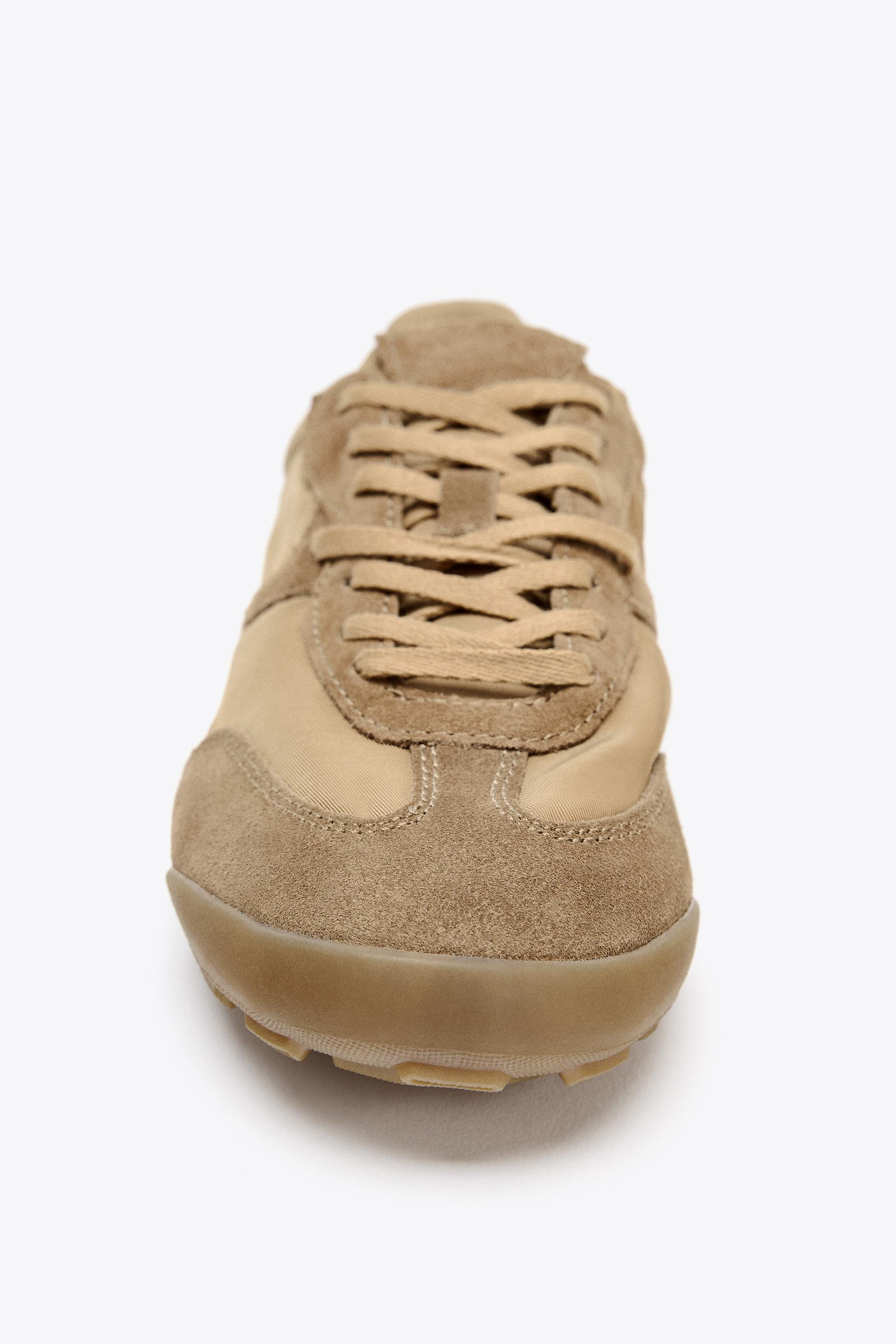 SOFT RUNNING SNEAKERS