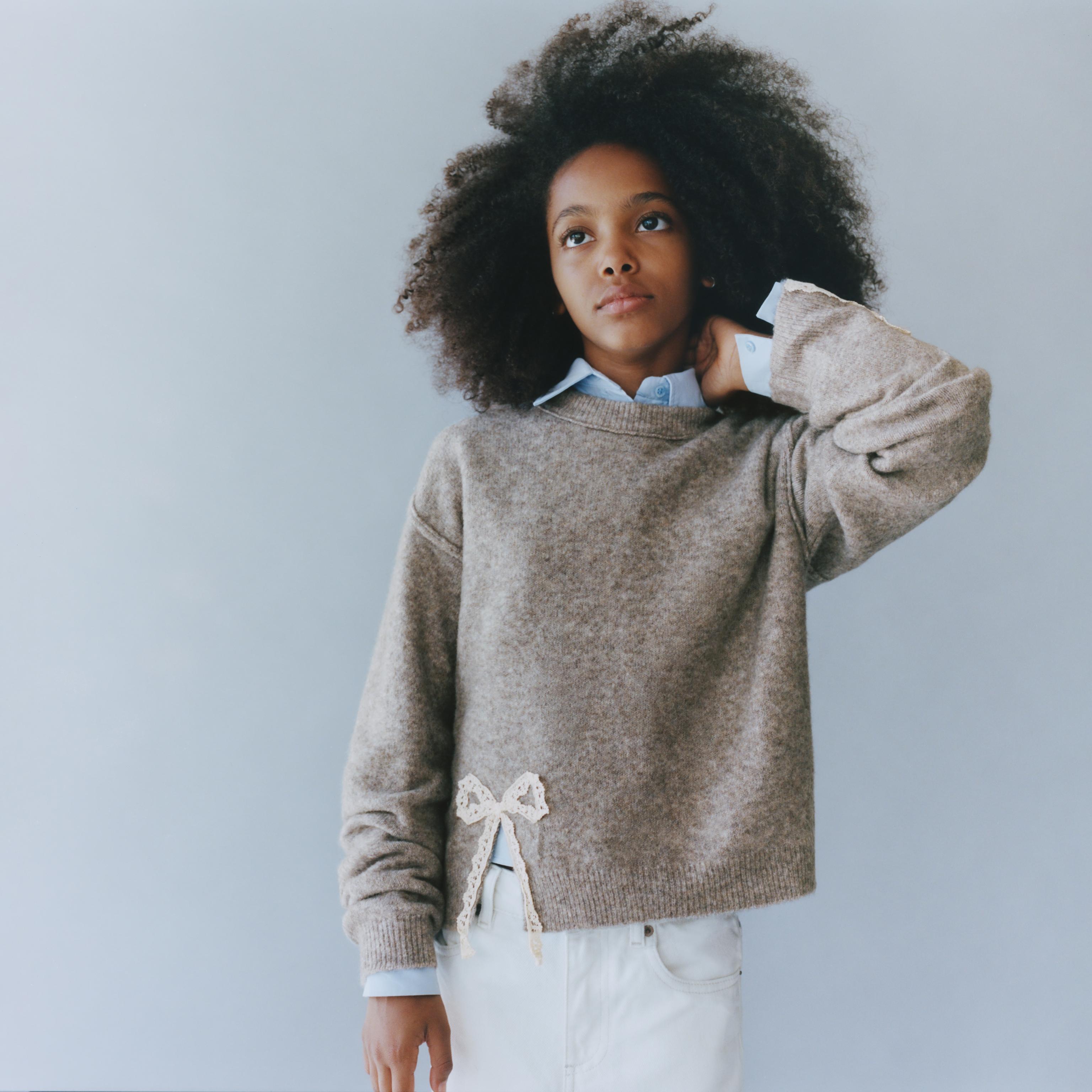 LACE BOWS KNIT SWEATER