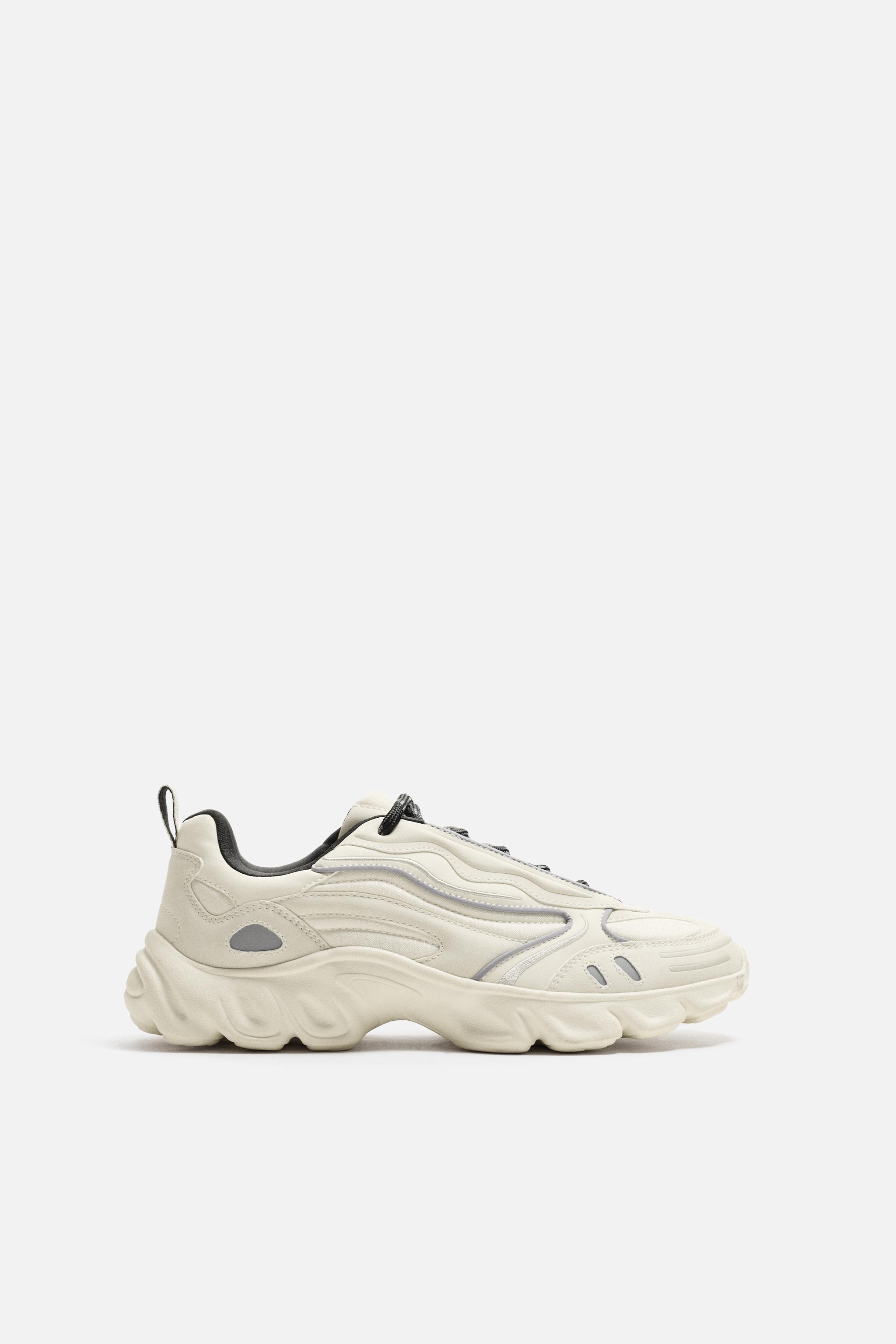 CHUNKY SOLE SNEAKERS