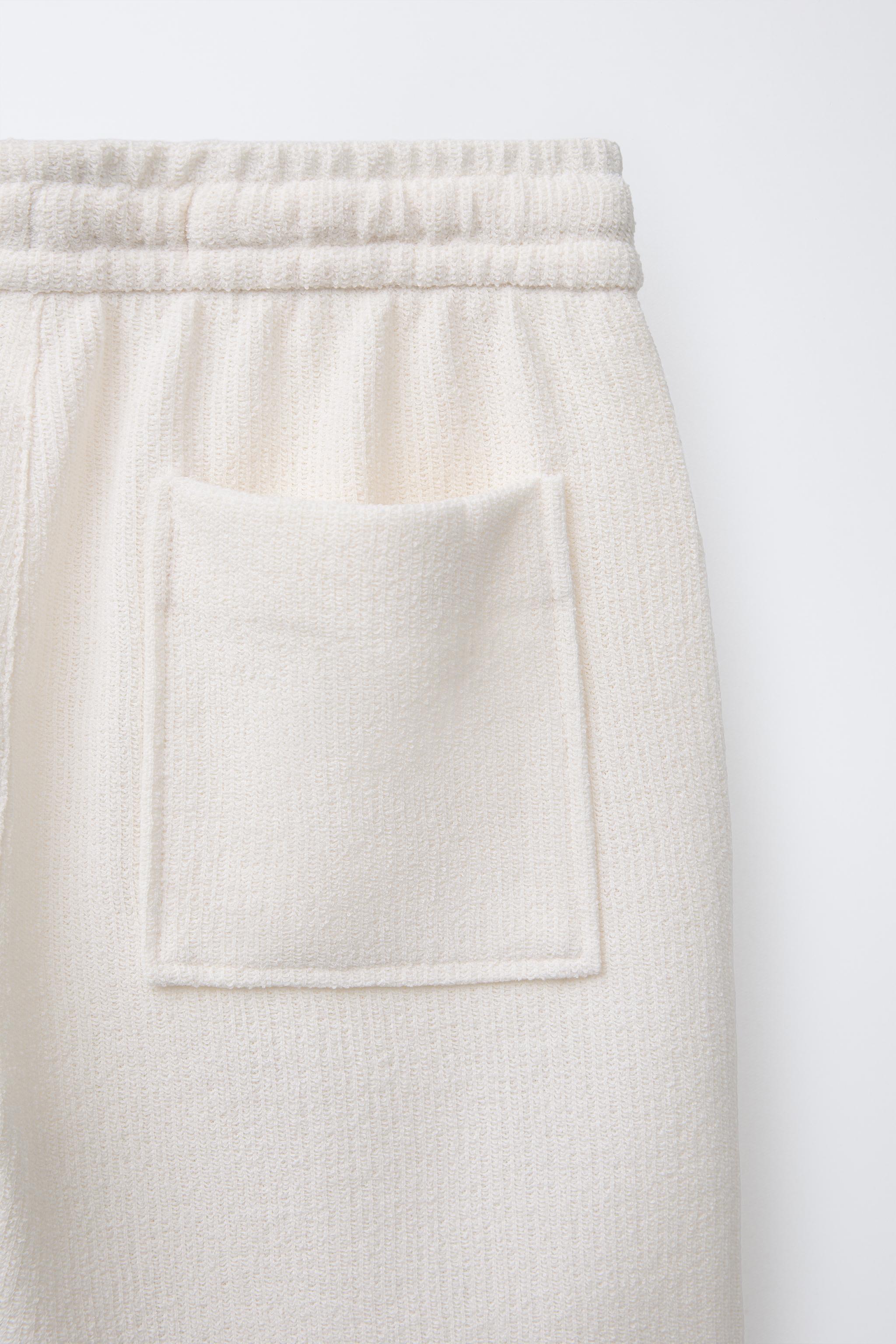 SLIM FIT TEXTURED TOWEL SHORTS