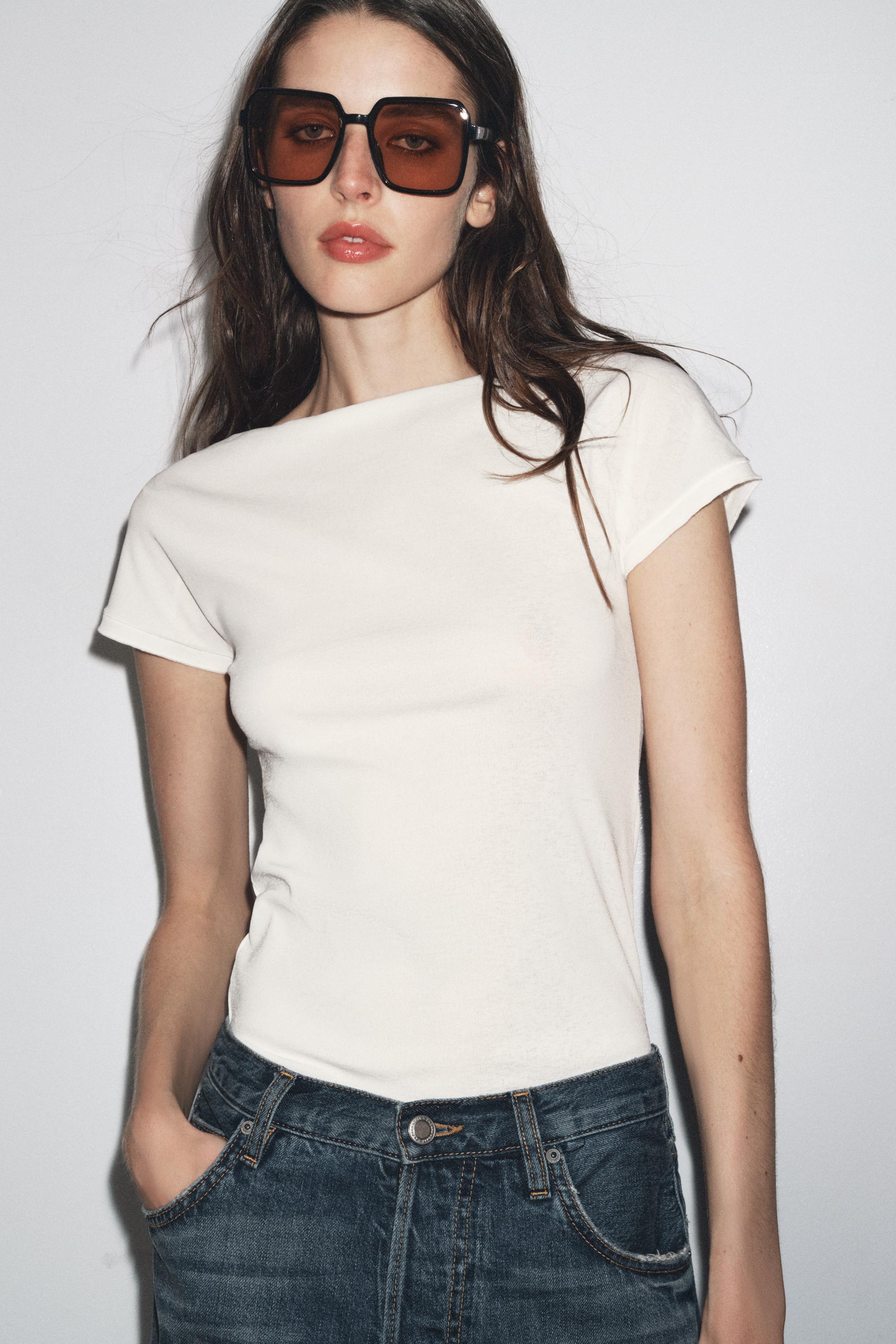 SHORT SLEEVE T-SHIRT