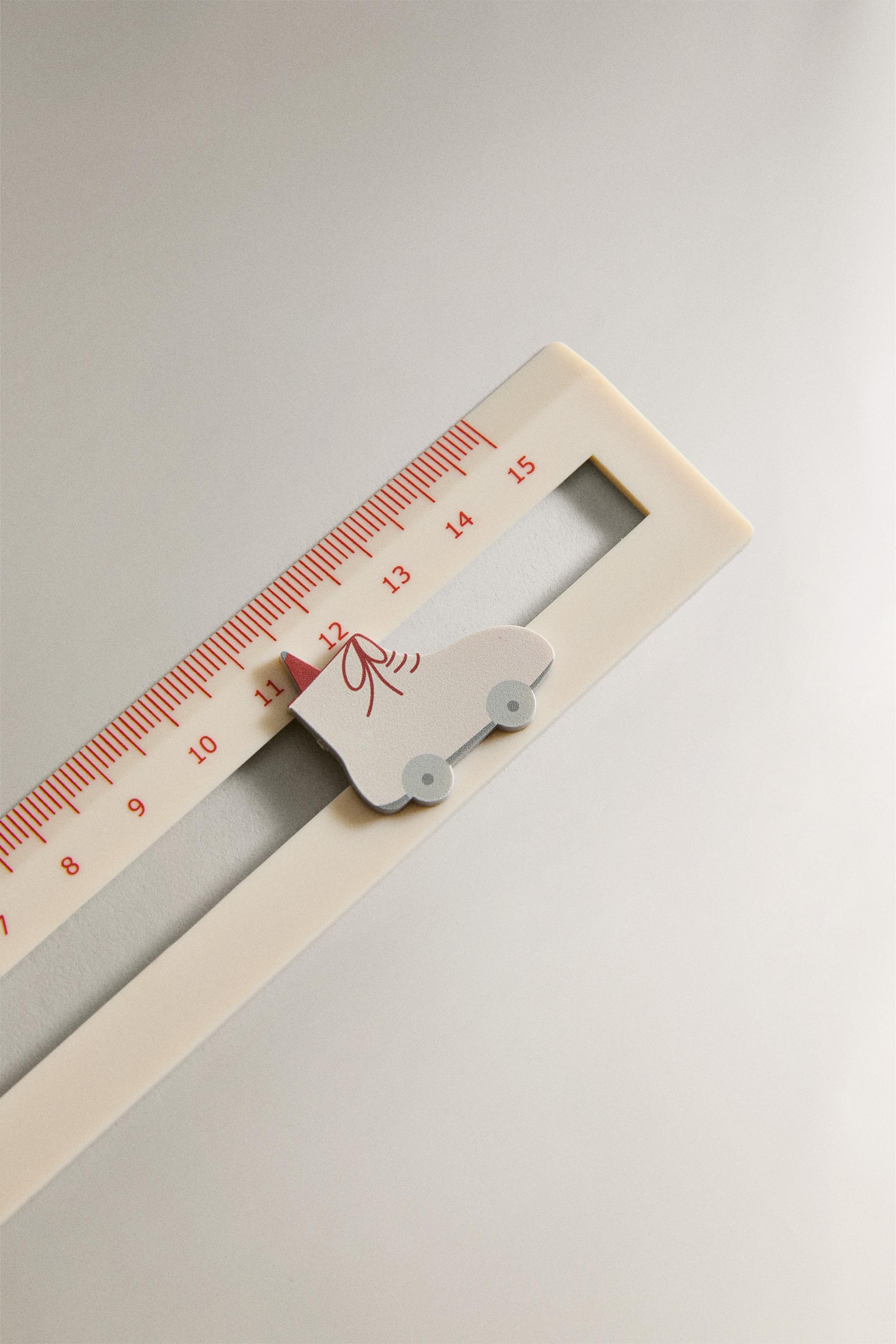 SKATING CHILDREN'S RULER