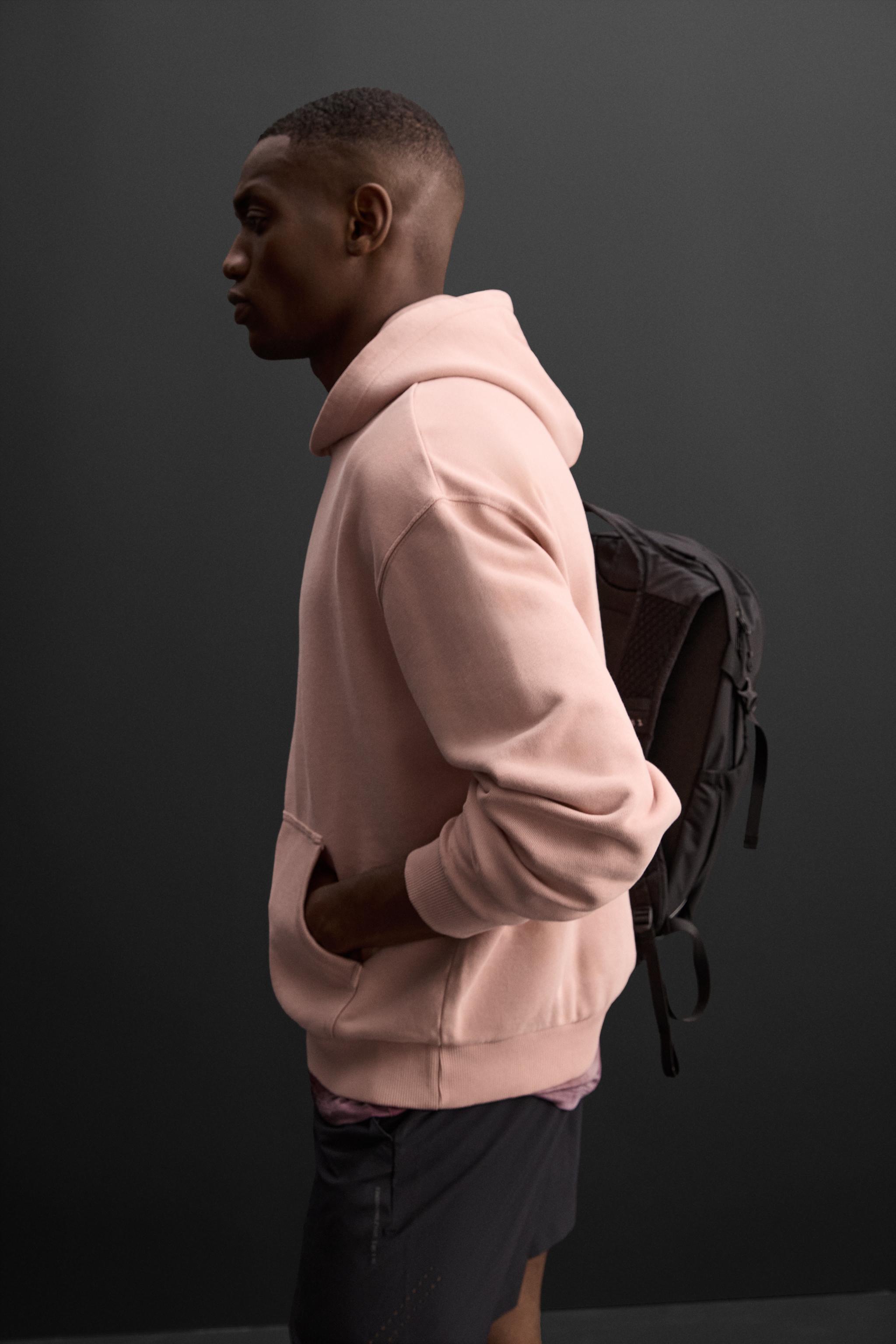 EMBROIDERED HOODIE SWEATSHIRT