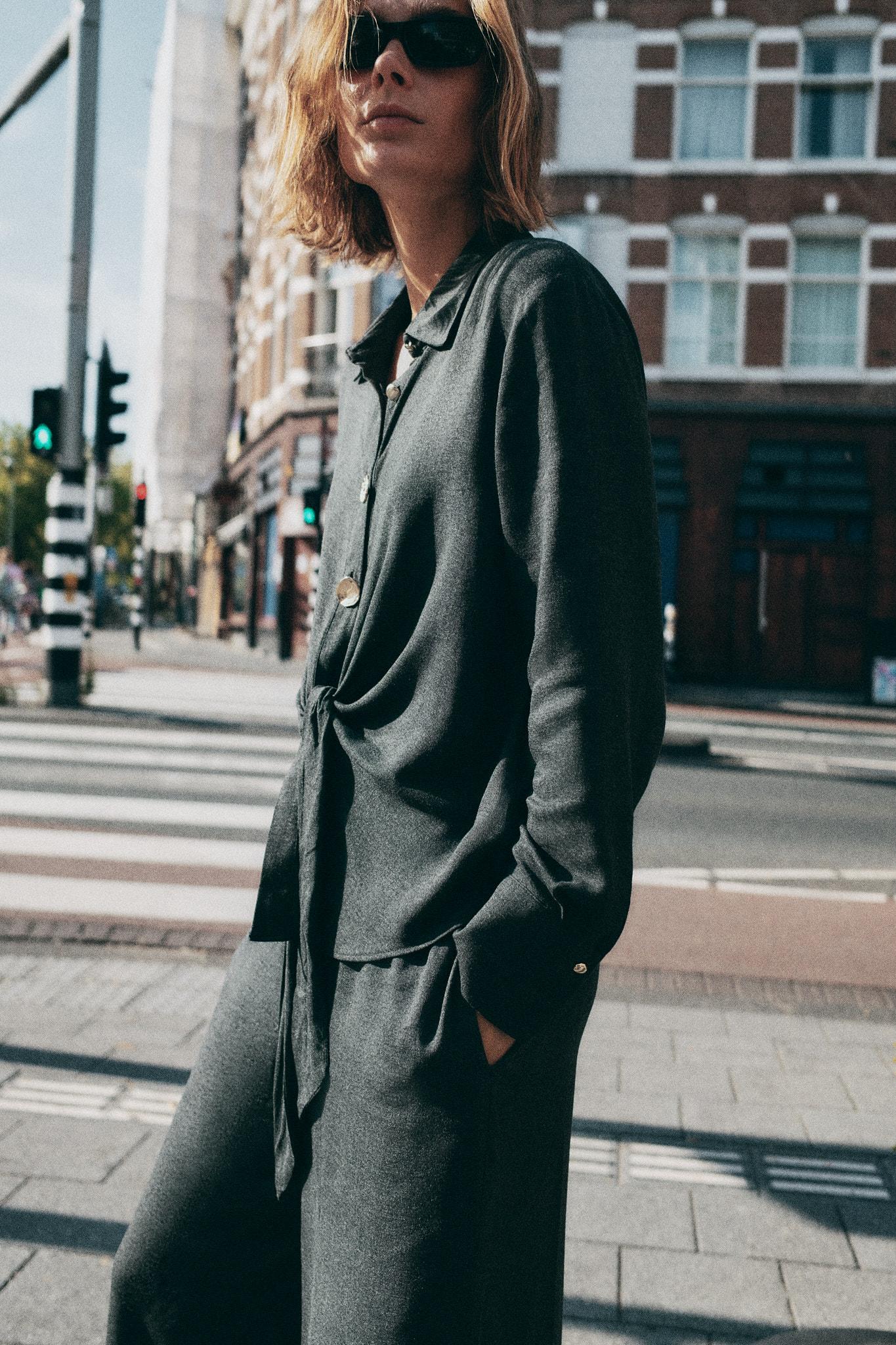 KNOTTED SHIRT WITH METAL BUTTONS