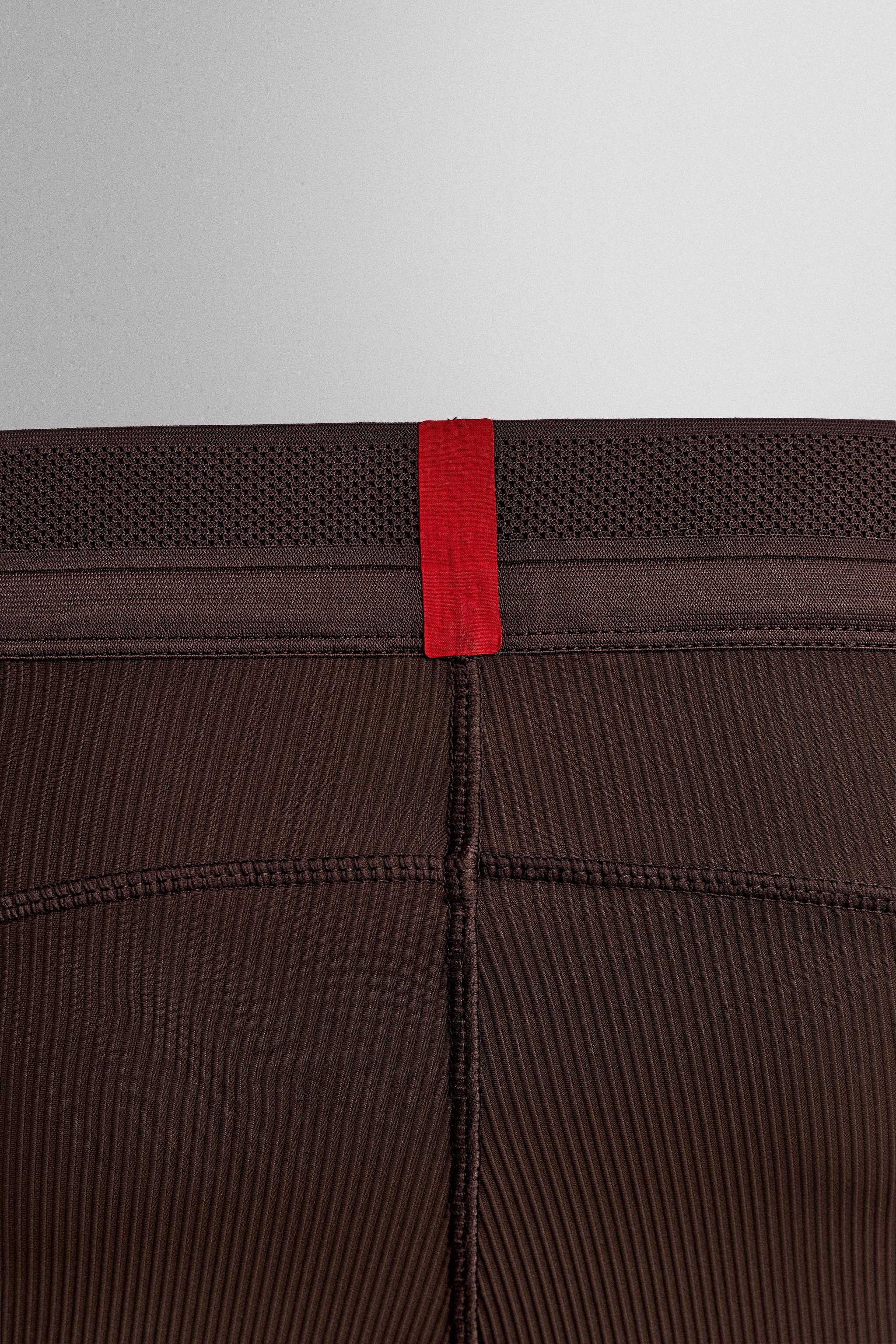 COMPRESSIVE STRUCTURE LEGGINGS