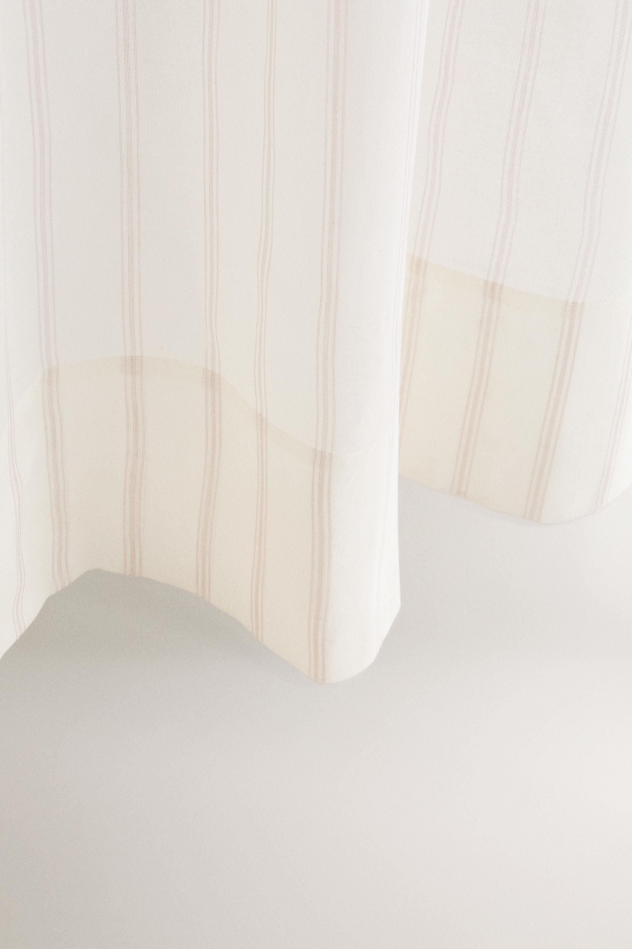 CHILDREN'S STRIPED CURTAIN