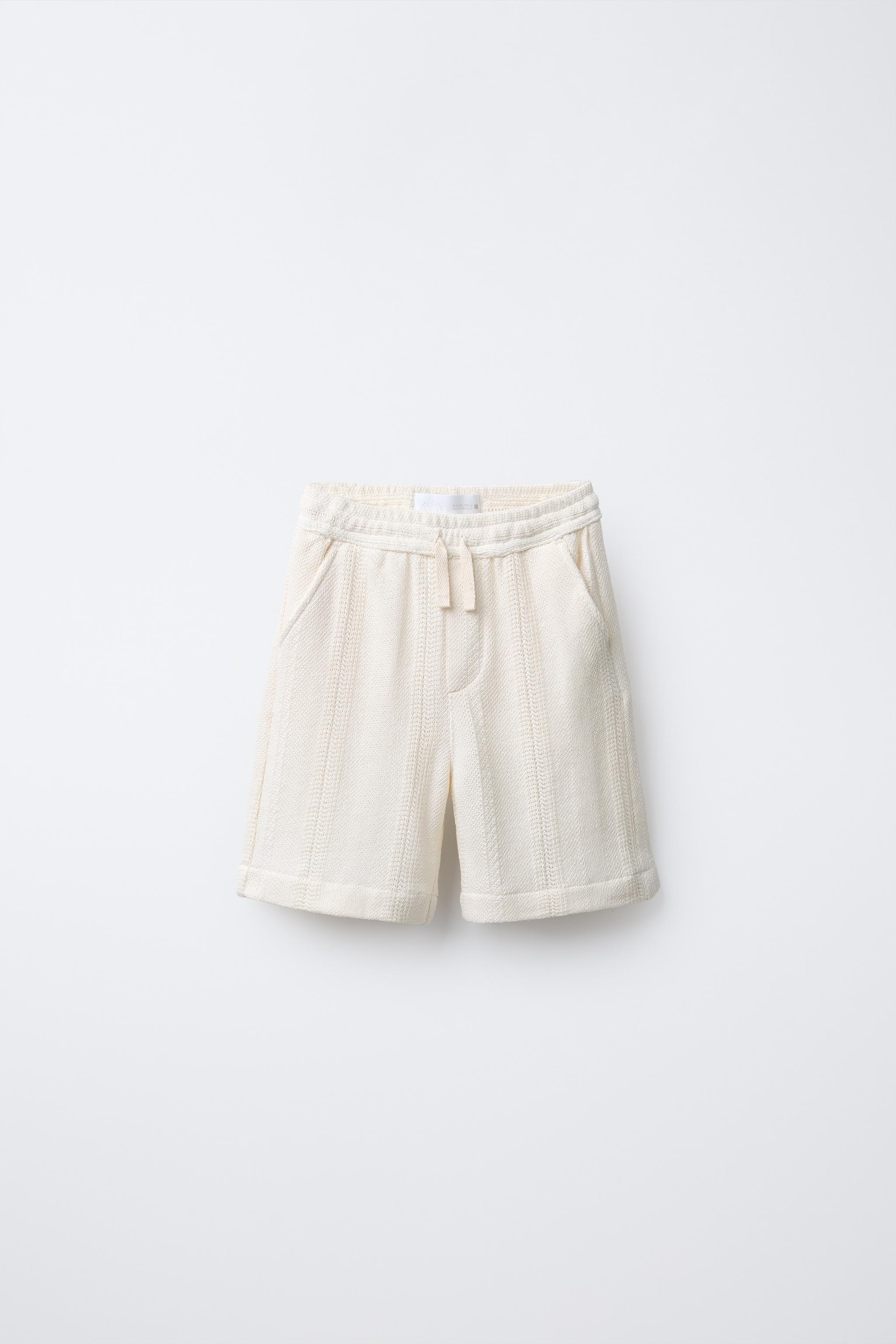 TEXTURED STRAIGHT SHORTS