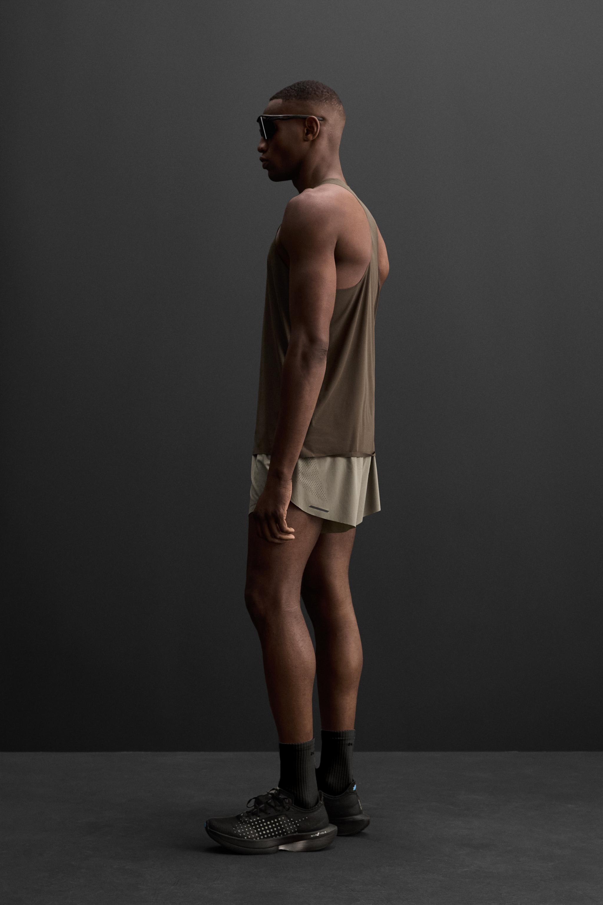 LIGHTWEIGHT TECHNICAL TANK TOP