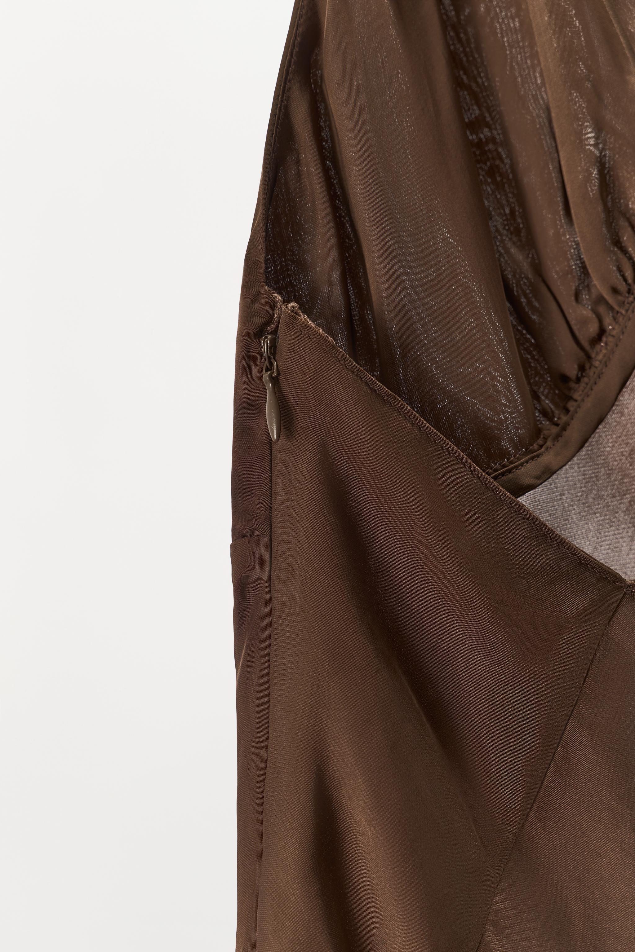 BACKLESS SATIN EFFECT DRESS