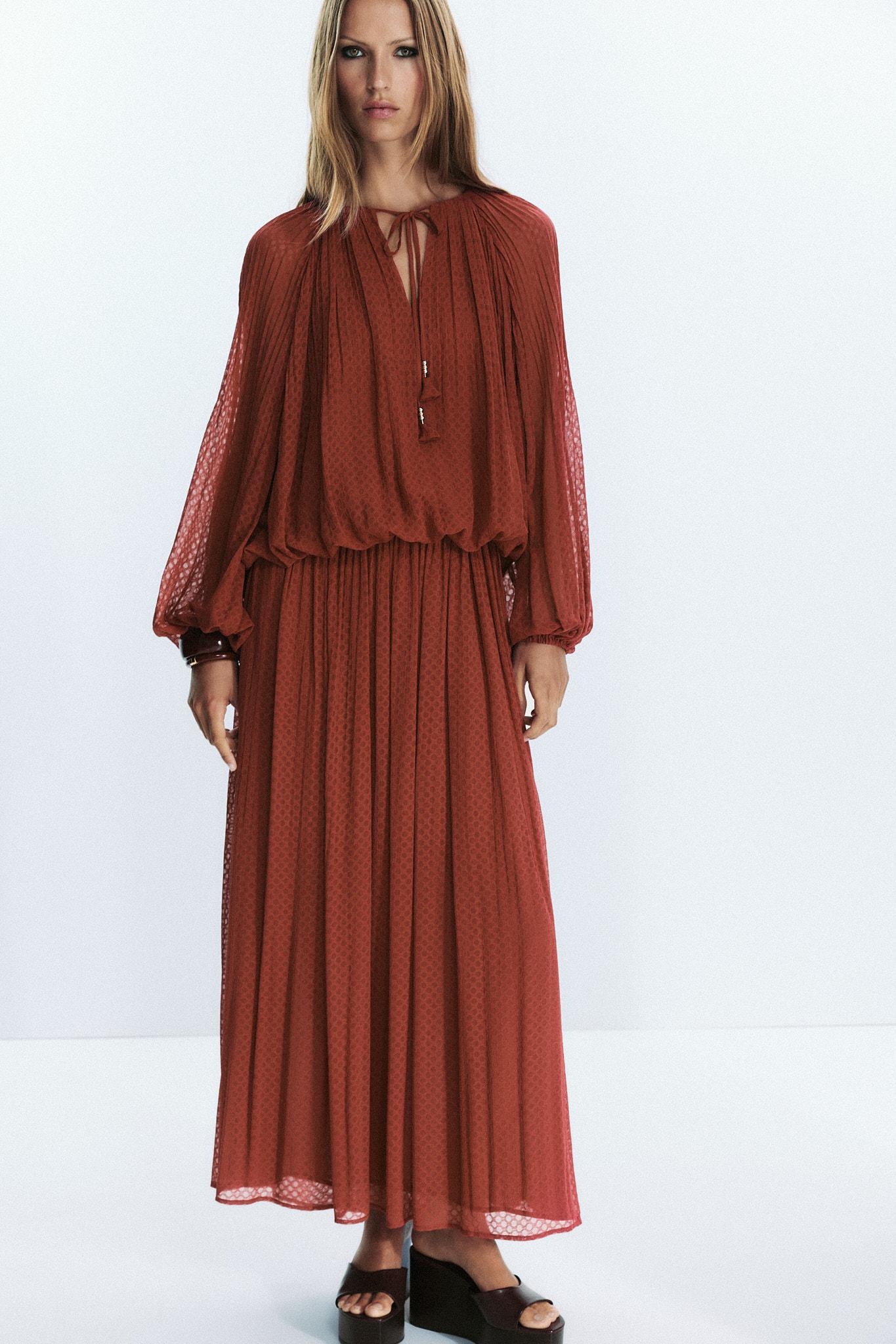 TASSEL PLEATED BLOUSE