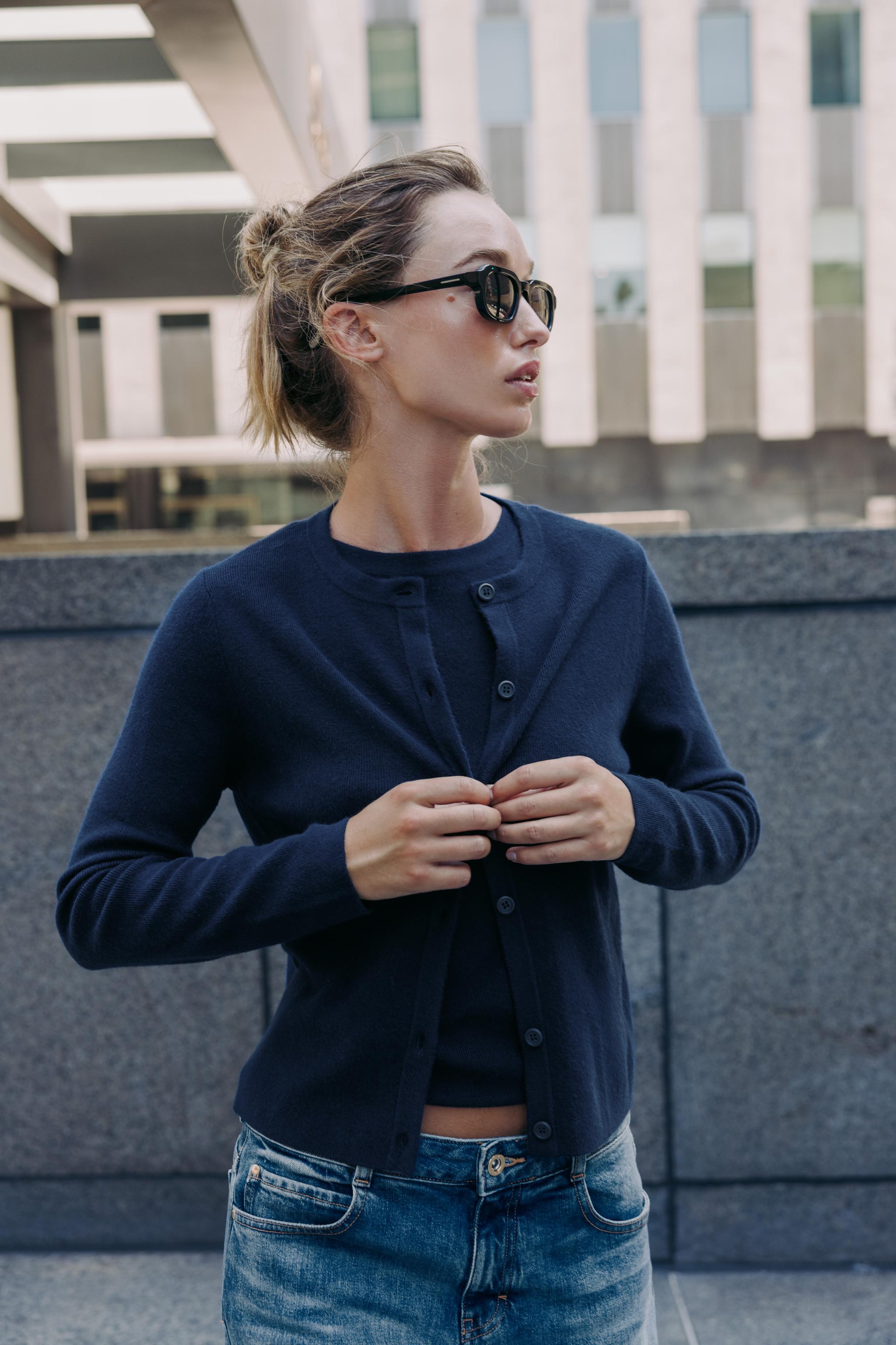 BASIC KNIT BUTTON CARDIGAN