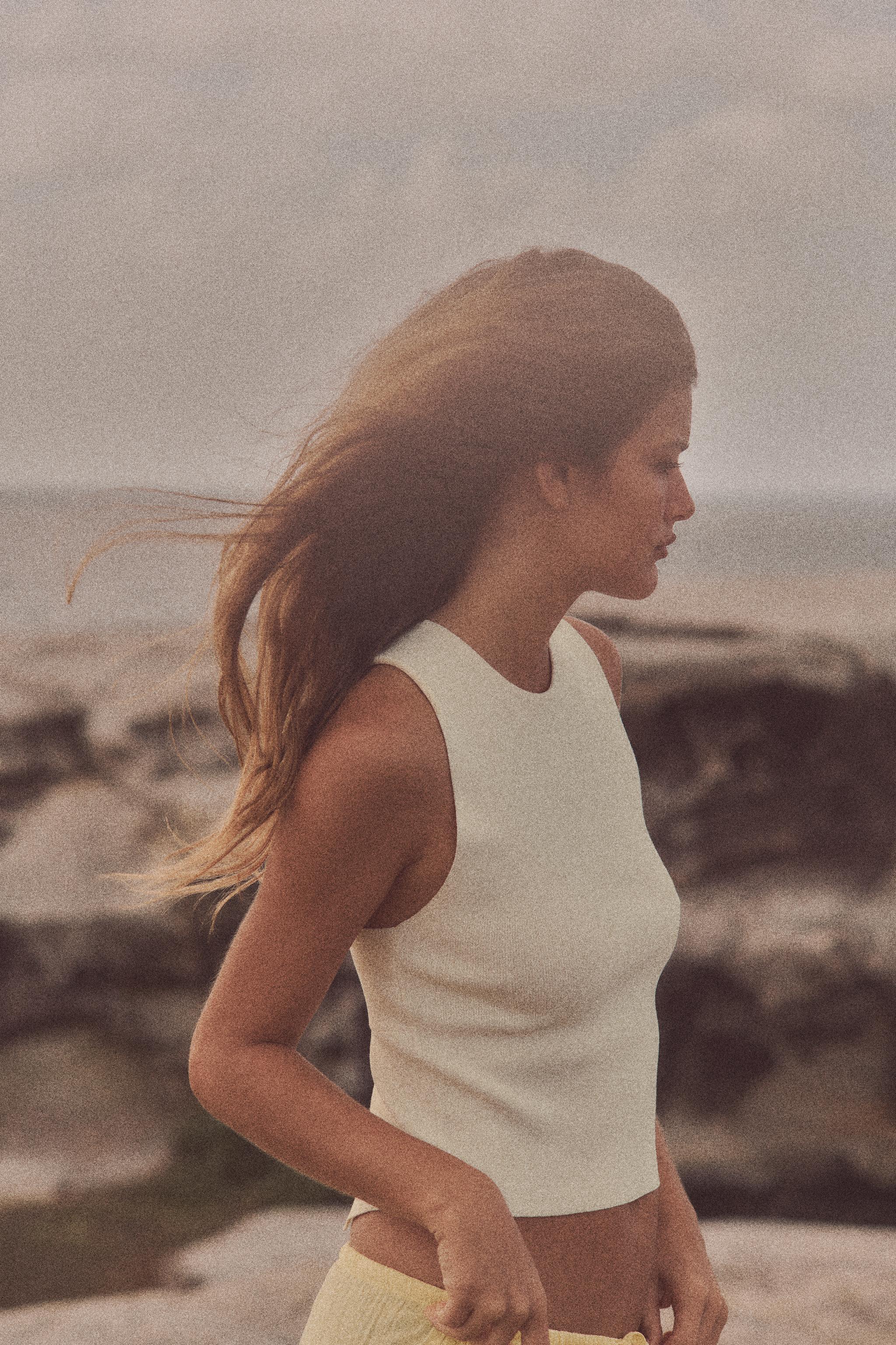 CUT OUT BACK KNIT TOP