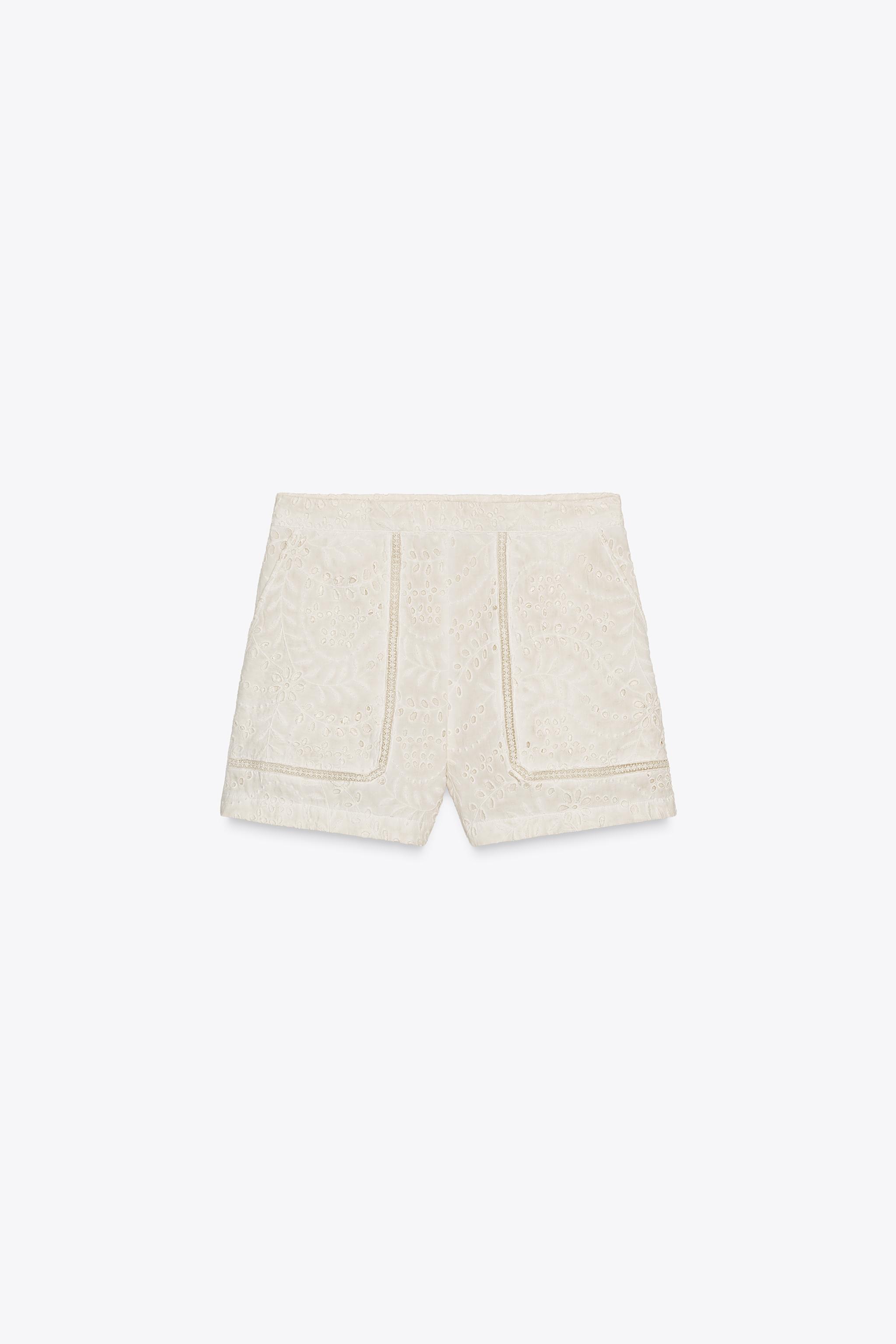 ZW COLLECTION PERFORATED EMBROIDERY BERMUDA SHORTS
