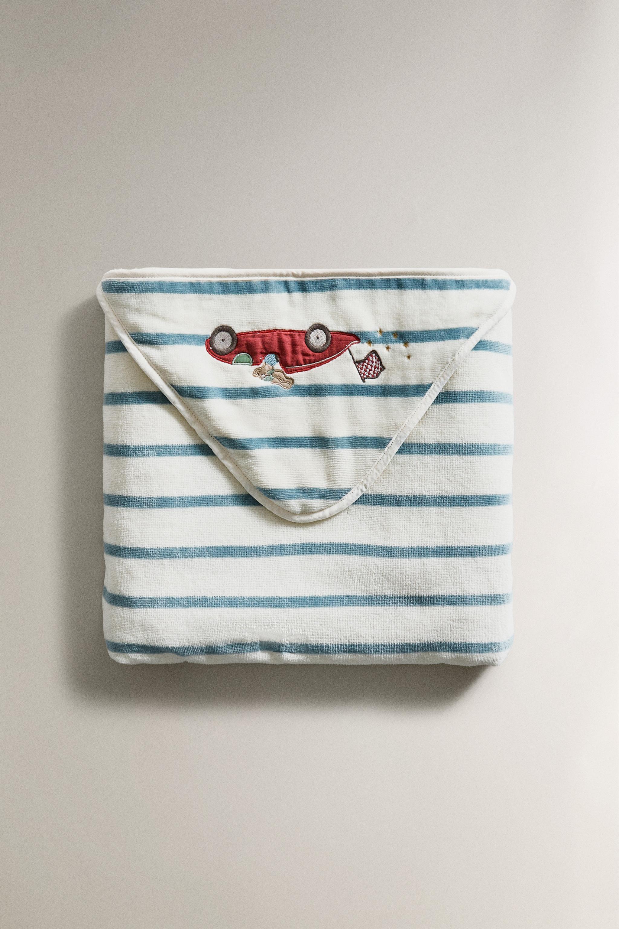 CHILDREN'S RACING DOG HOODED BATH TOWEL