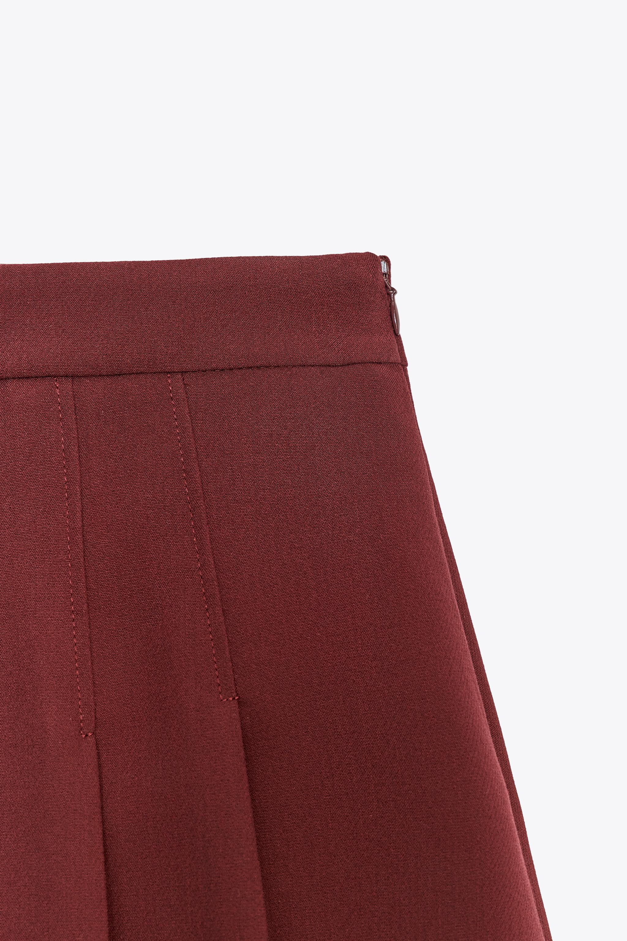 PLEATED SPLIT SKIRT