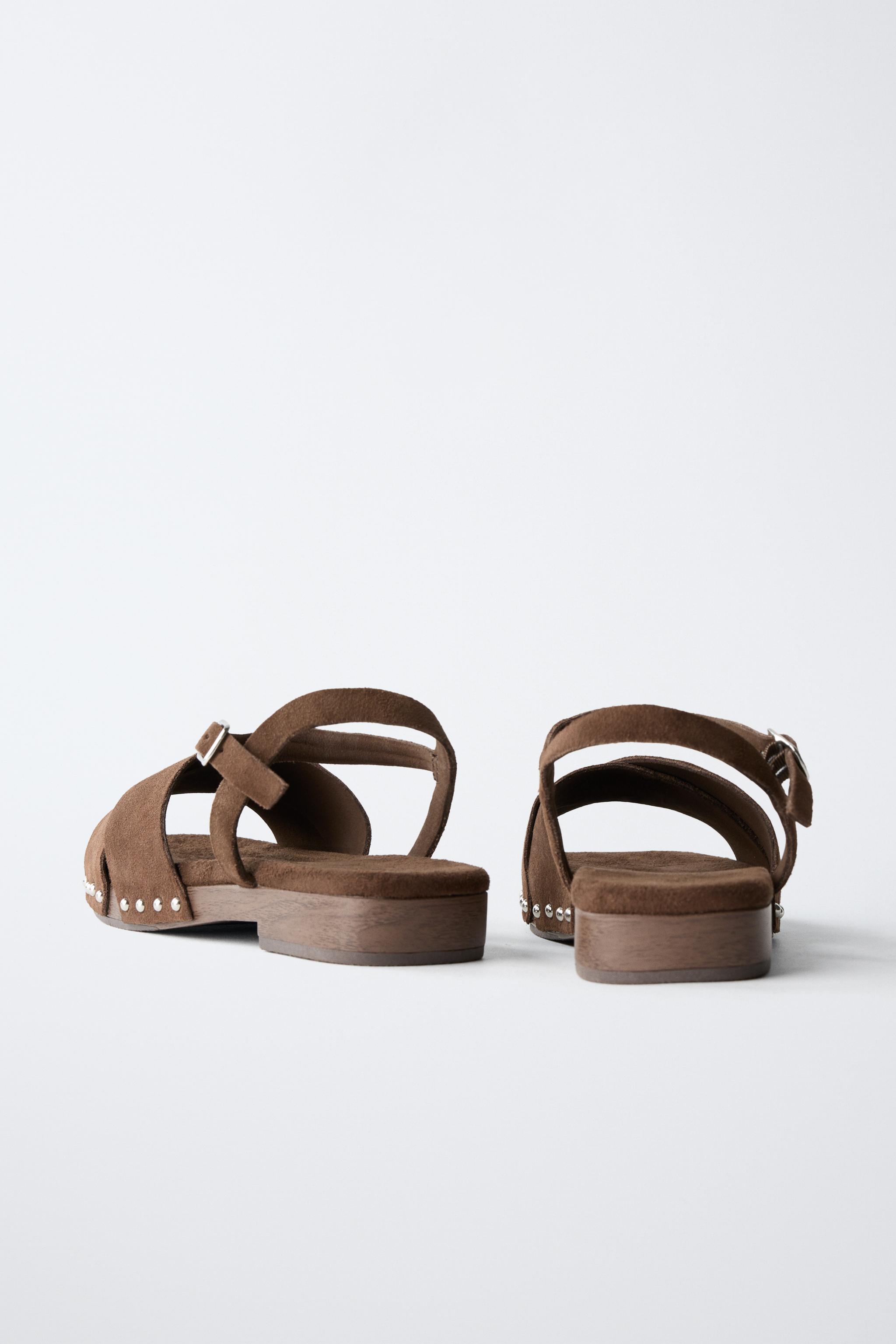 LEATHER CLOGS WITH THIN SOLES