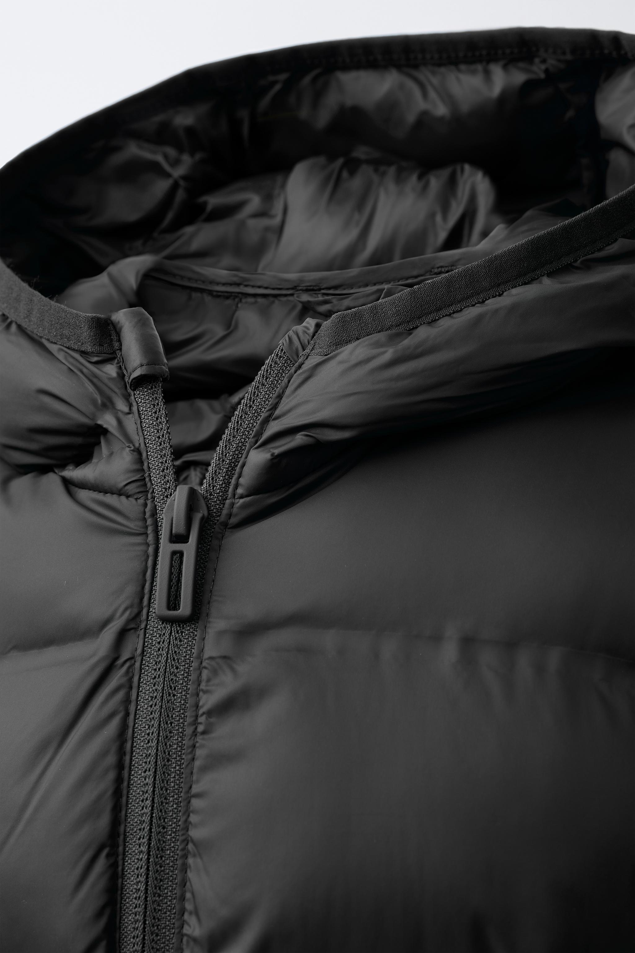 ULTRALIGHT HOODED PUFFER JACKET