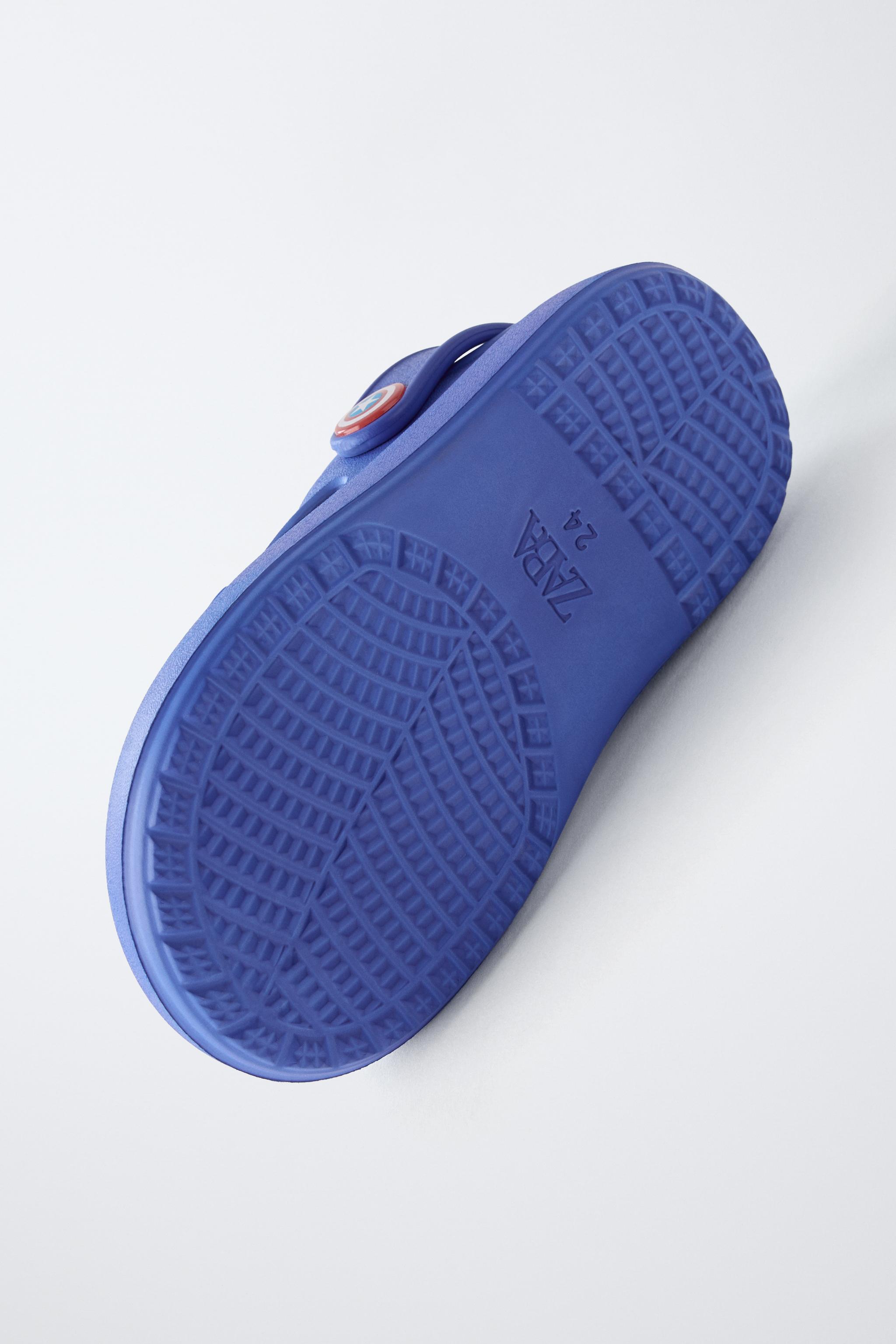 AVENGERS © MARVEL CLOGS