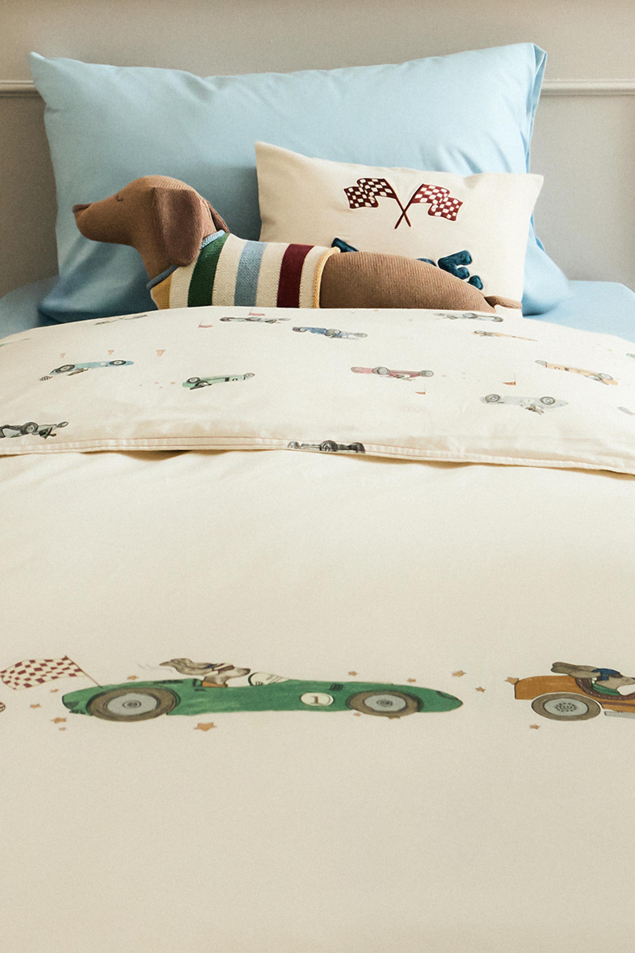 CHILDREN'S DUVET COVER WITH RACING DOG PRINT
