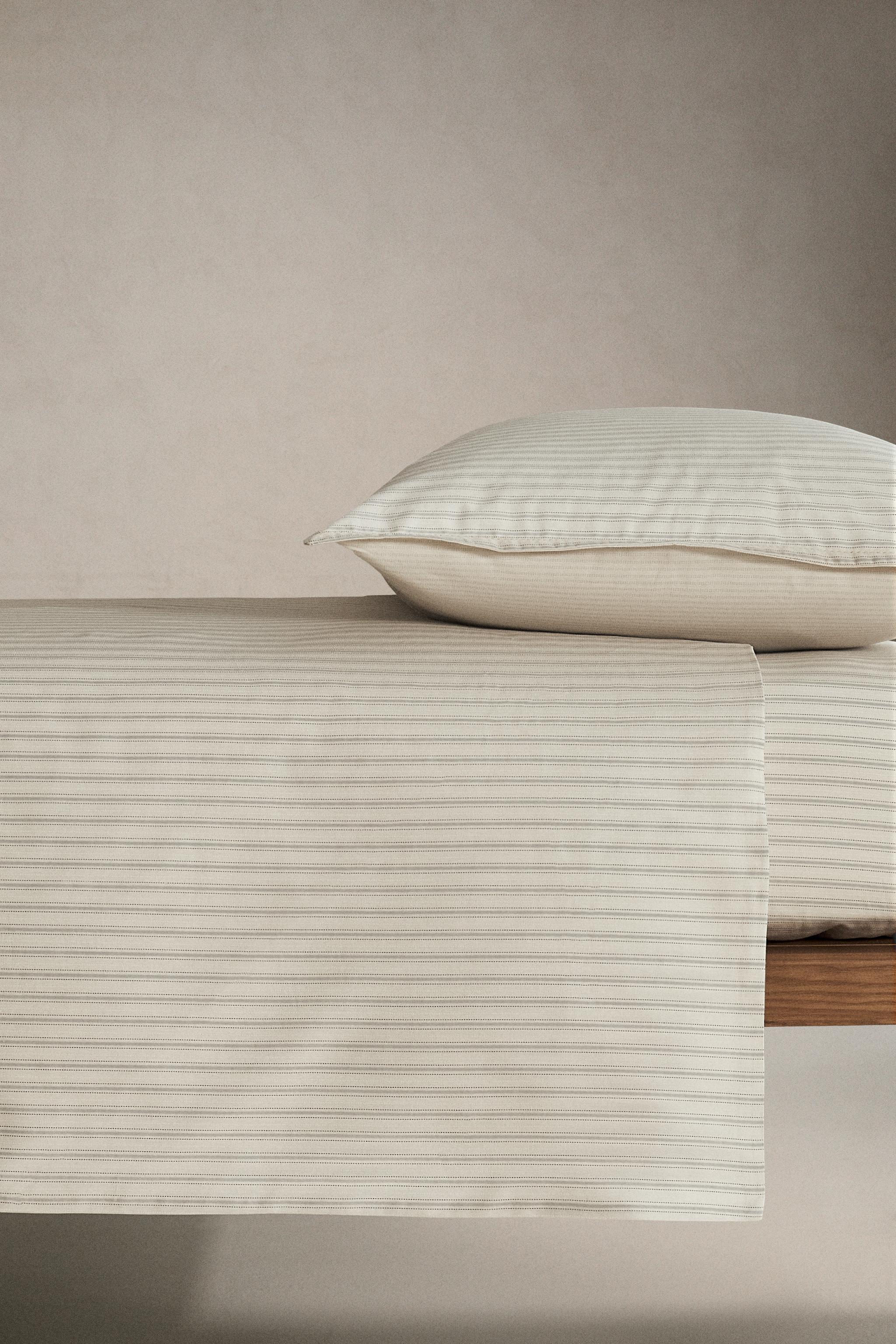 CHILDREN'S REVERSIBLE STRIPED DUVET COVER