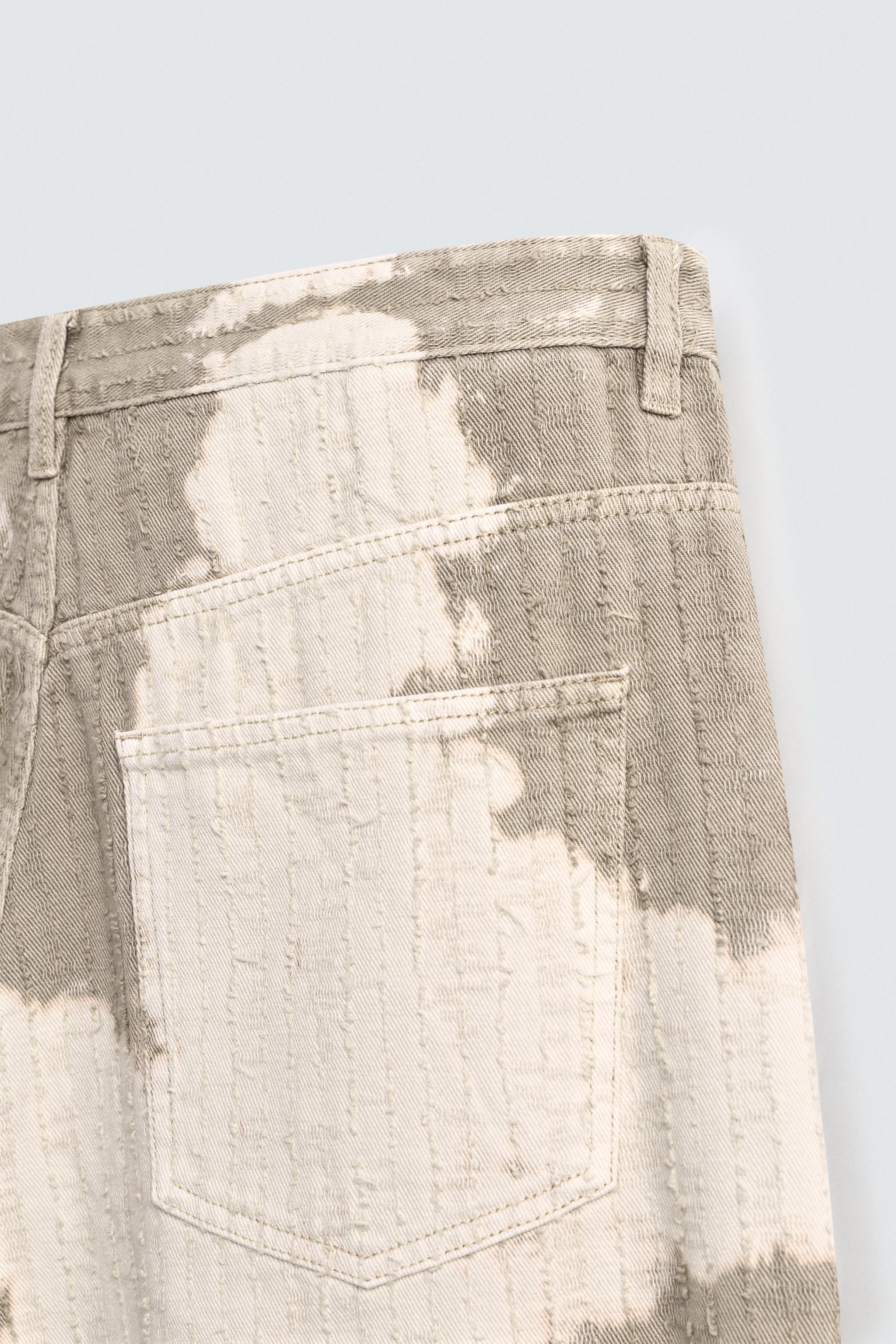 TEXTURED STRIPED SHORTS