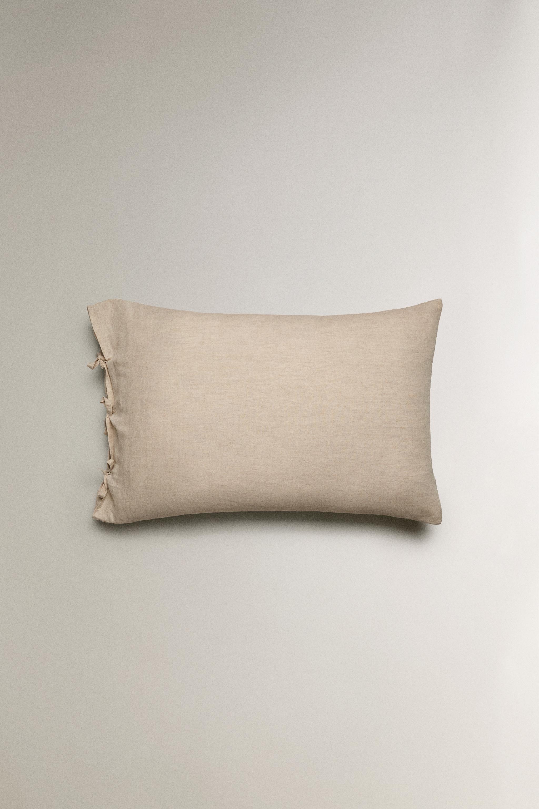 CHILDREN'S LINEN PILLOWCASE WITH FLORAL EMBROIDERY