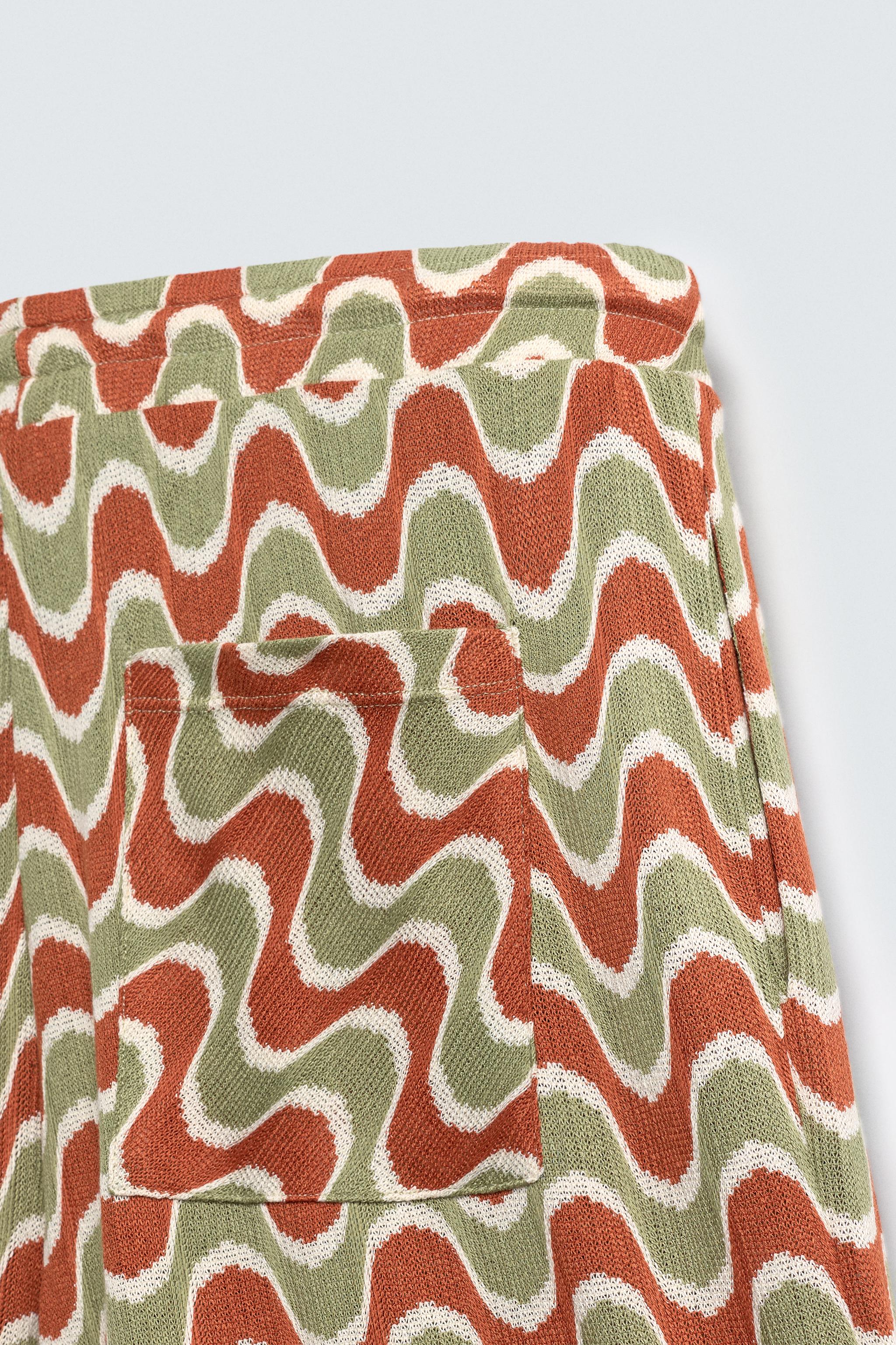 GEOMETRIC JACQUARD SHORTS