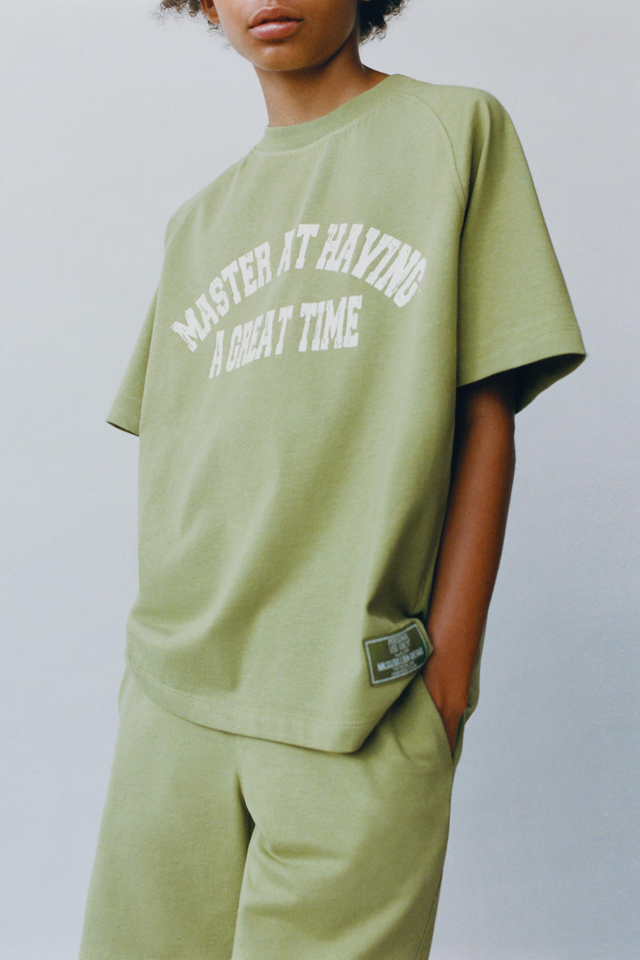 TEXT PRINT T-SHIRT AND BERMUDA SET