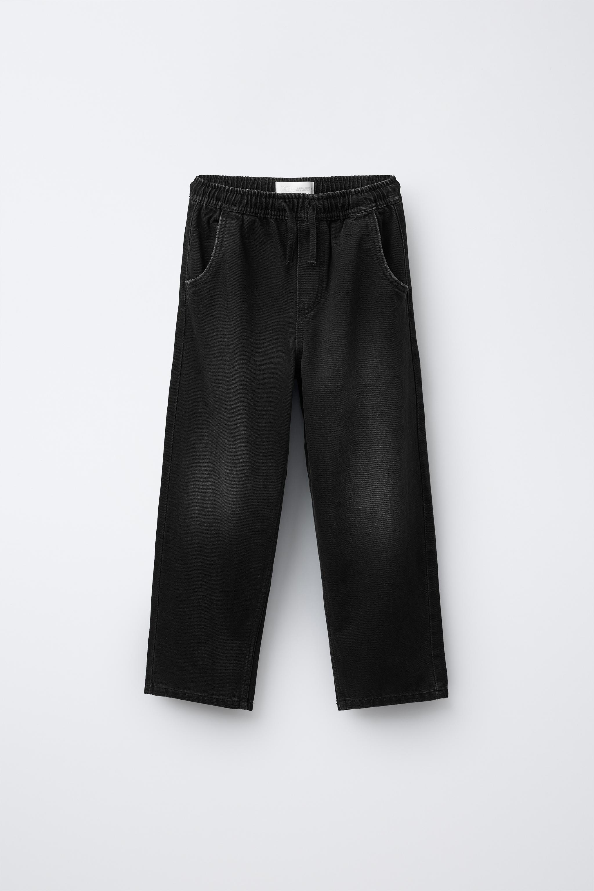 BAGGY JEANS WITH LABEL