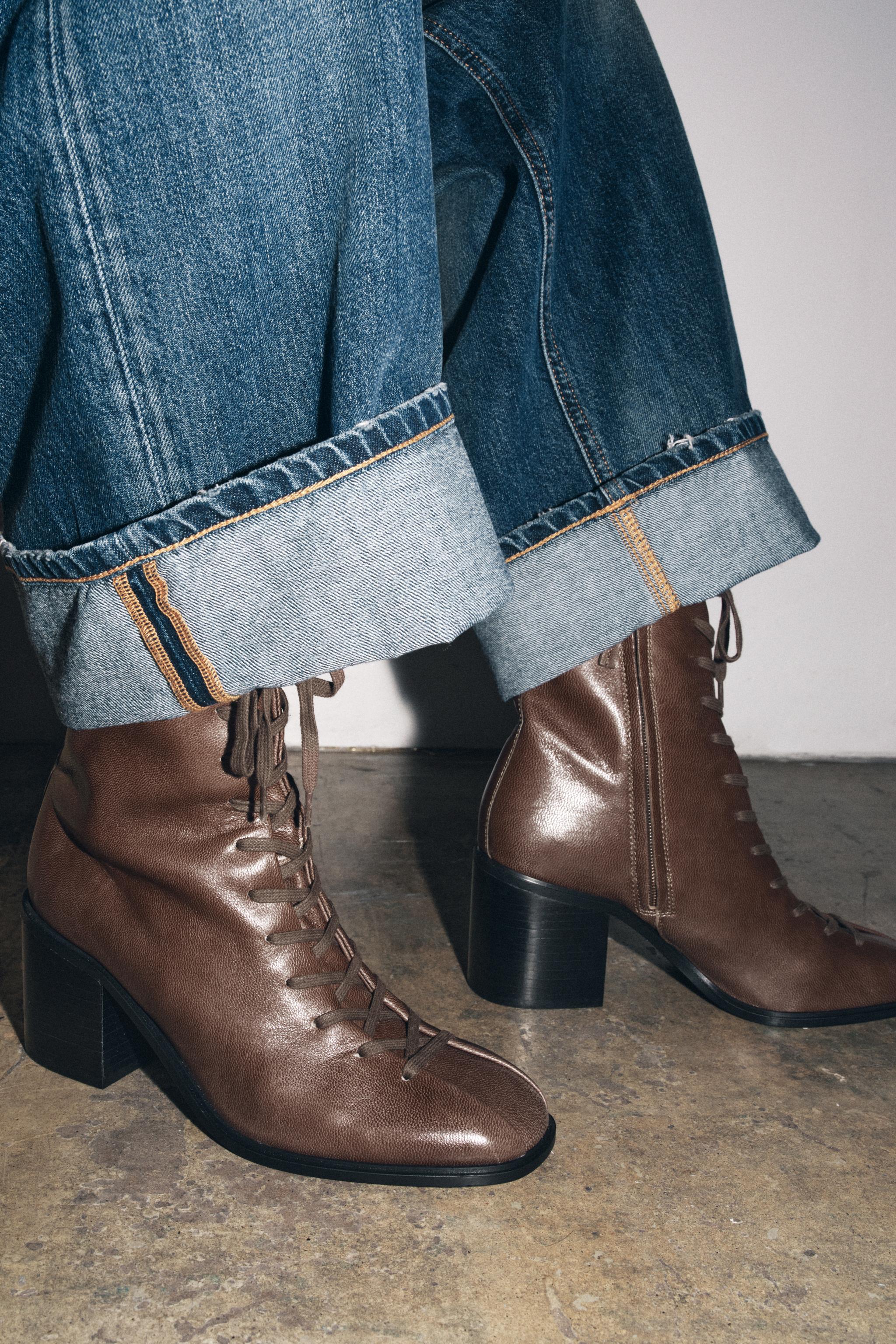 LACED LEATHER ANKLE BOOTS