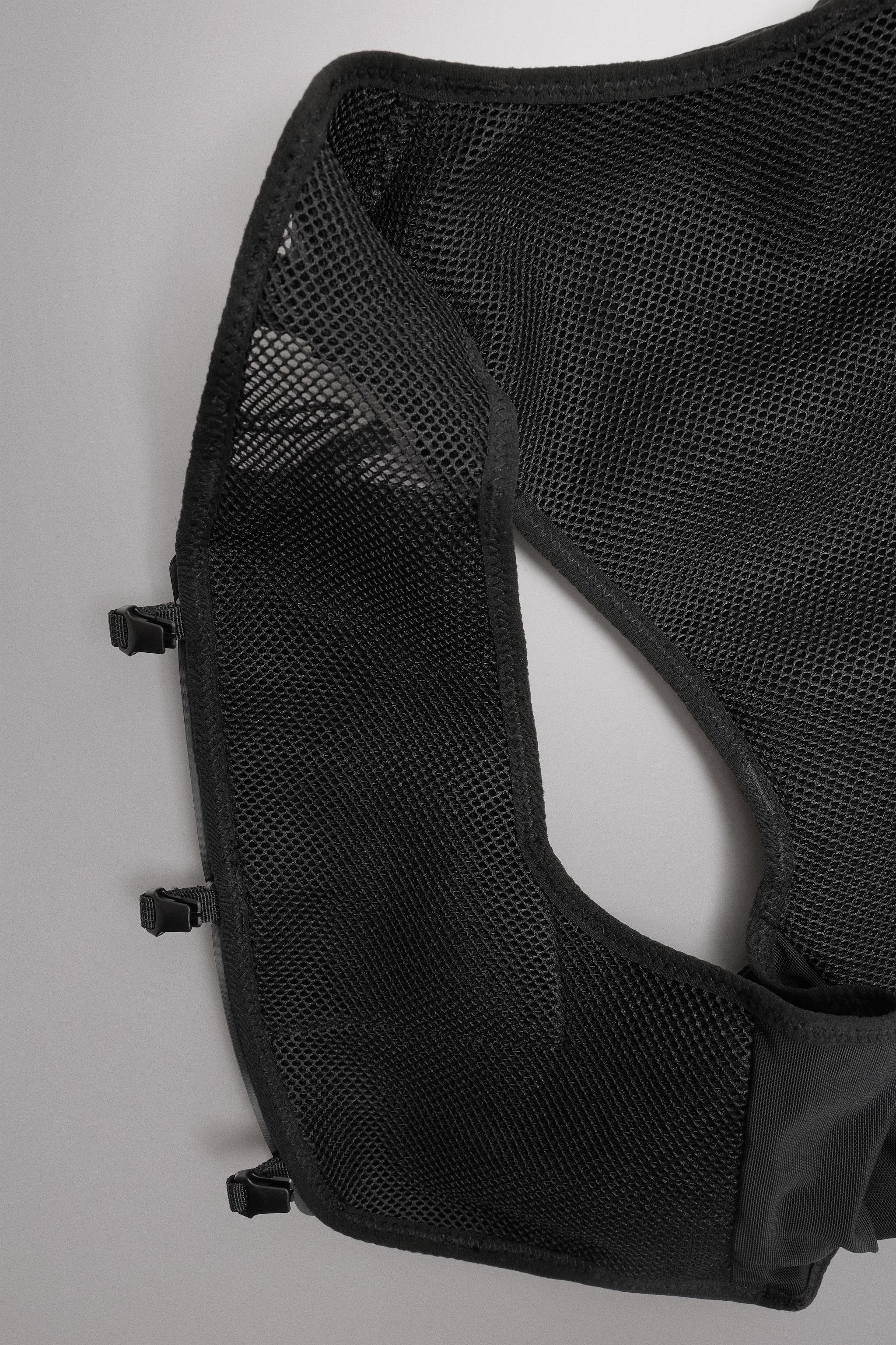 TECHNICAL SPORTS VEST