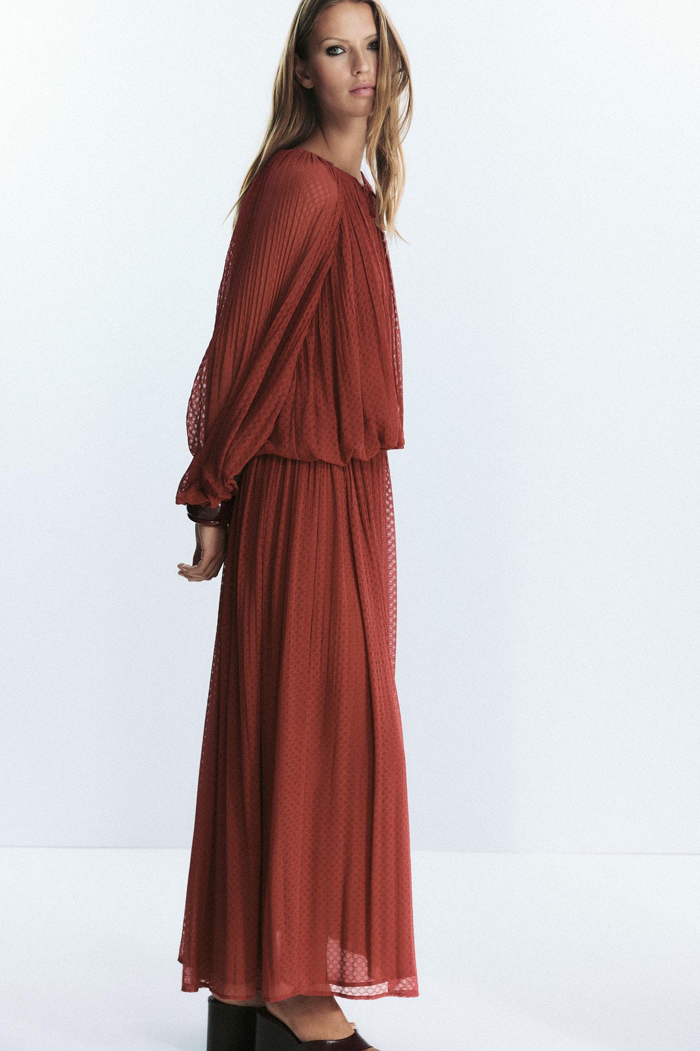 TASSEL PLEATED BLOUSE