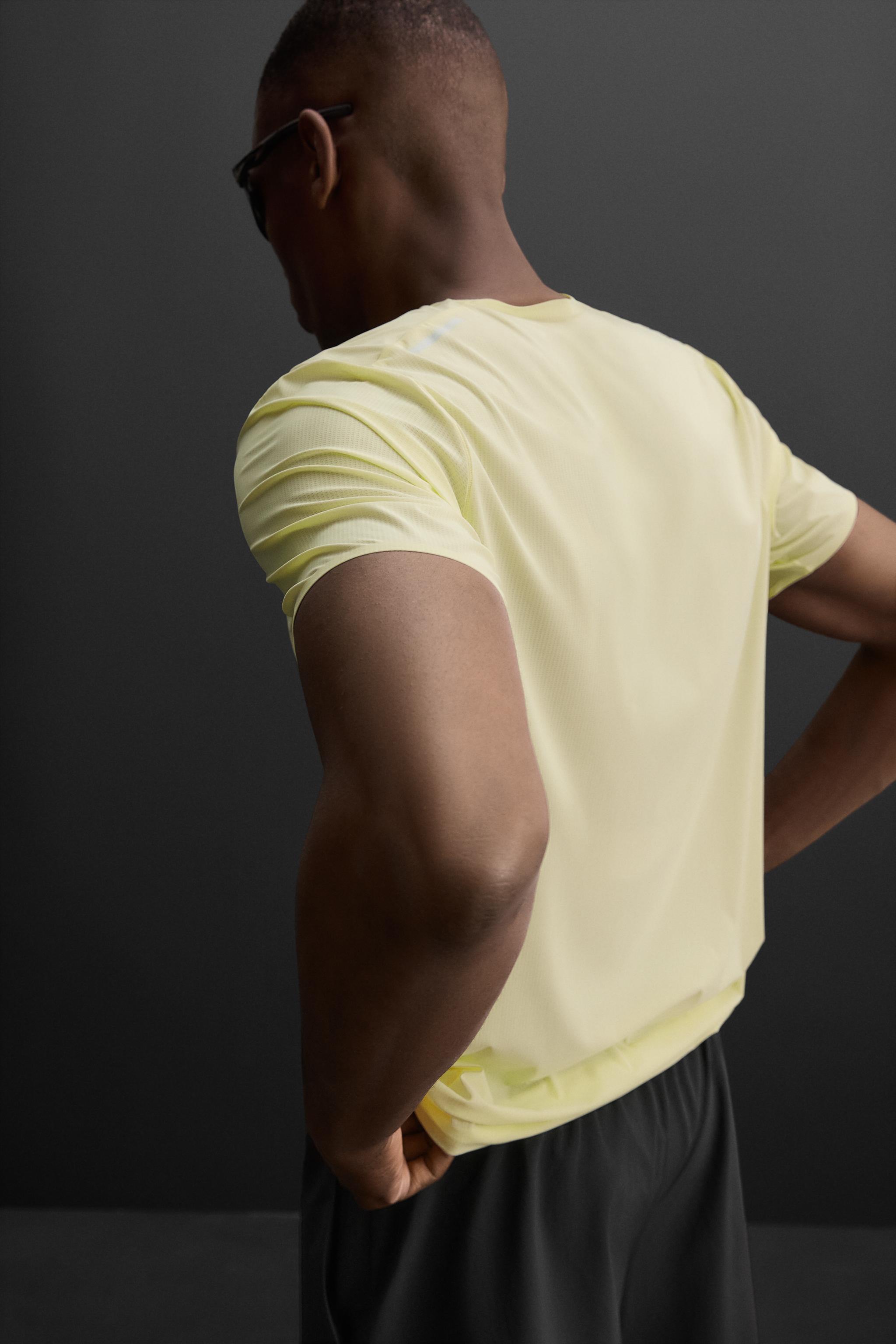 LIGHTWEIGHT TECHNICAL T-SHIRT