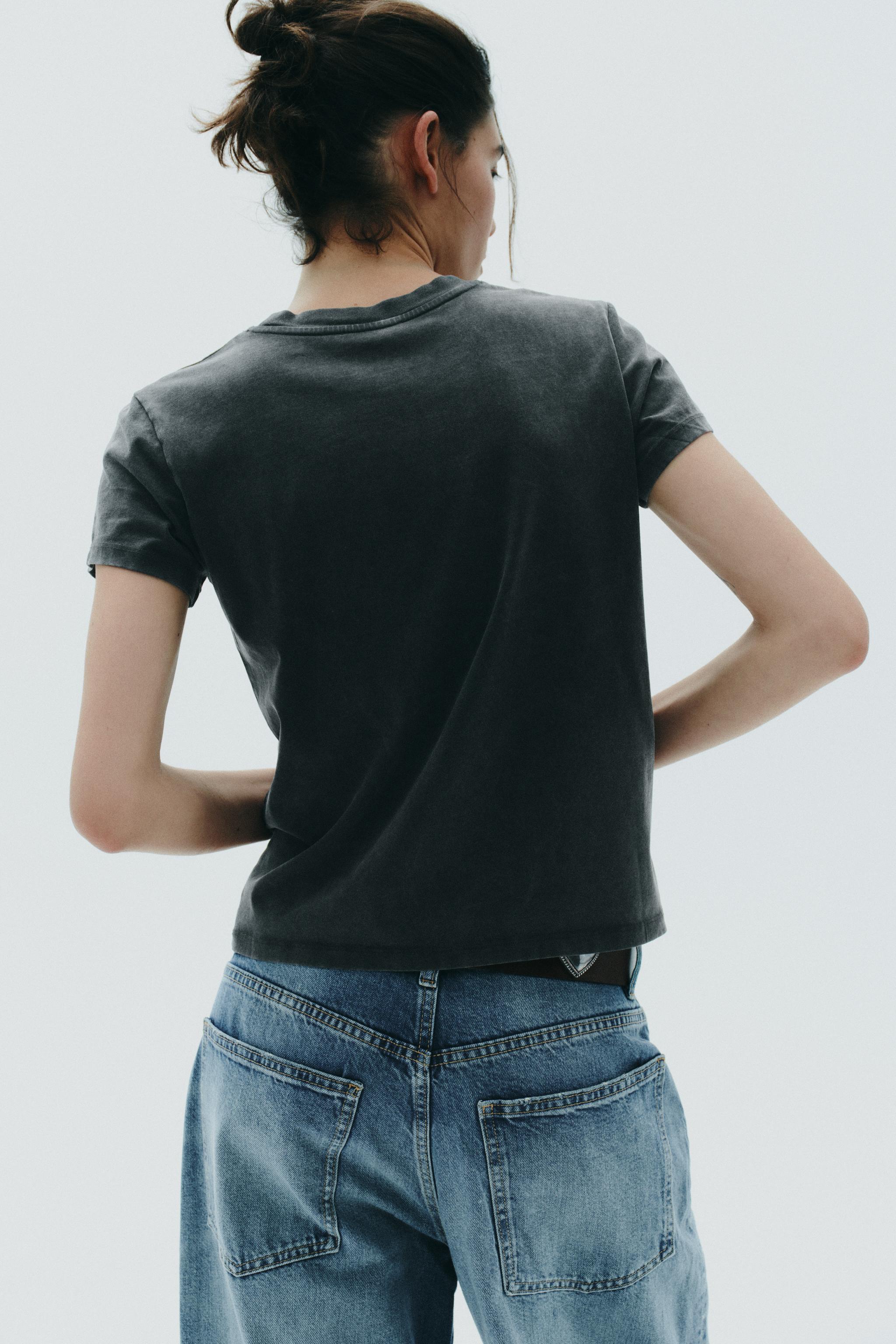 WASHED EFFECT RHINESTONE T-SHIRT