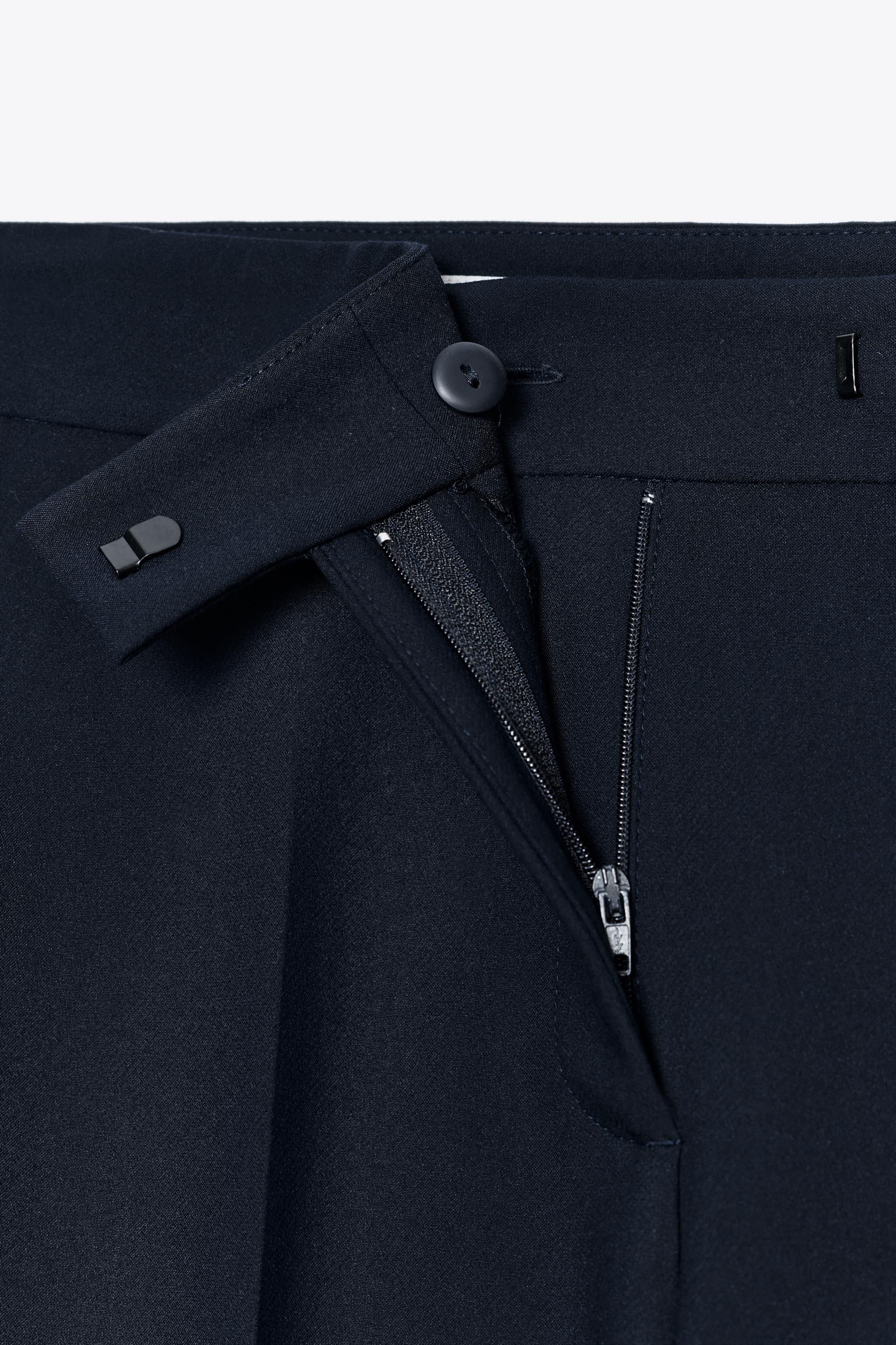 HIGH-WAISTED SLIM PANTS