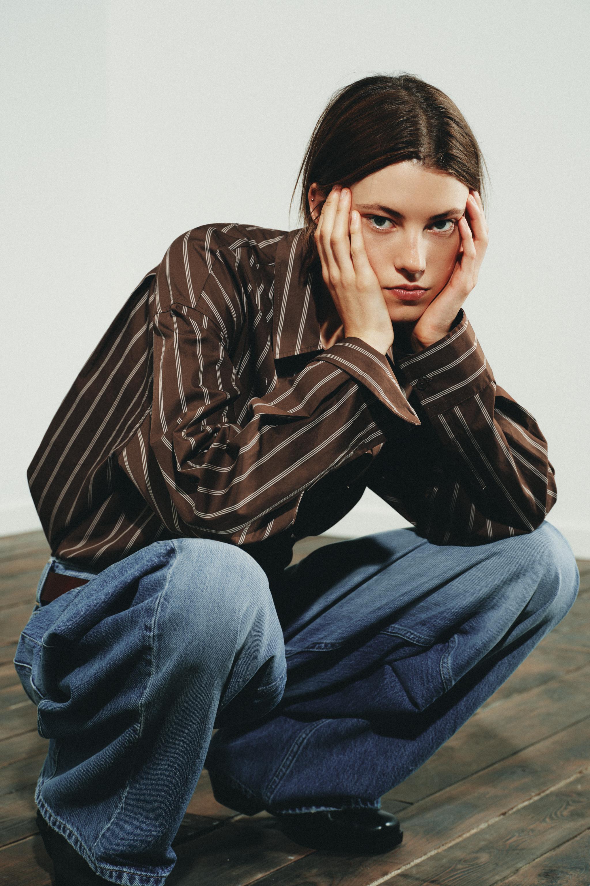 TRF OVERSIZE MID-RISE JEANS