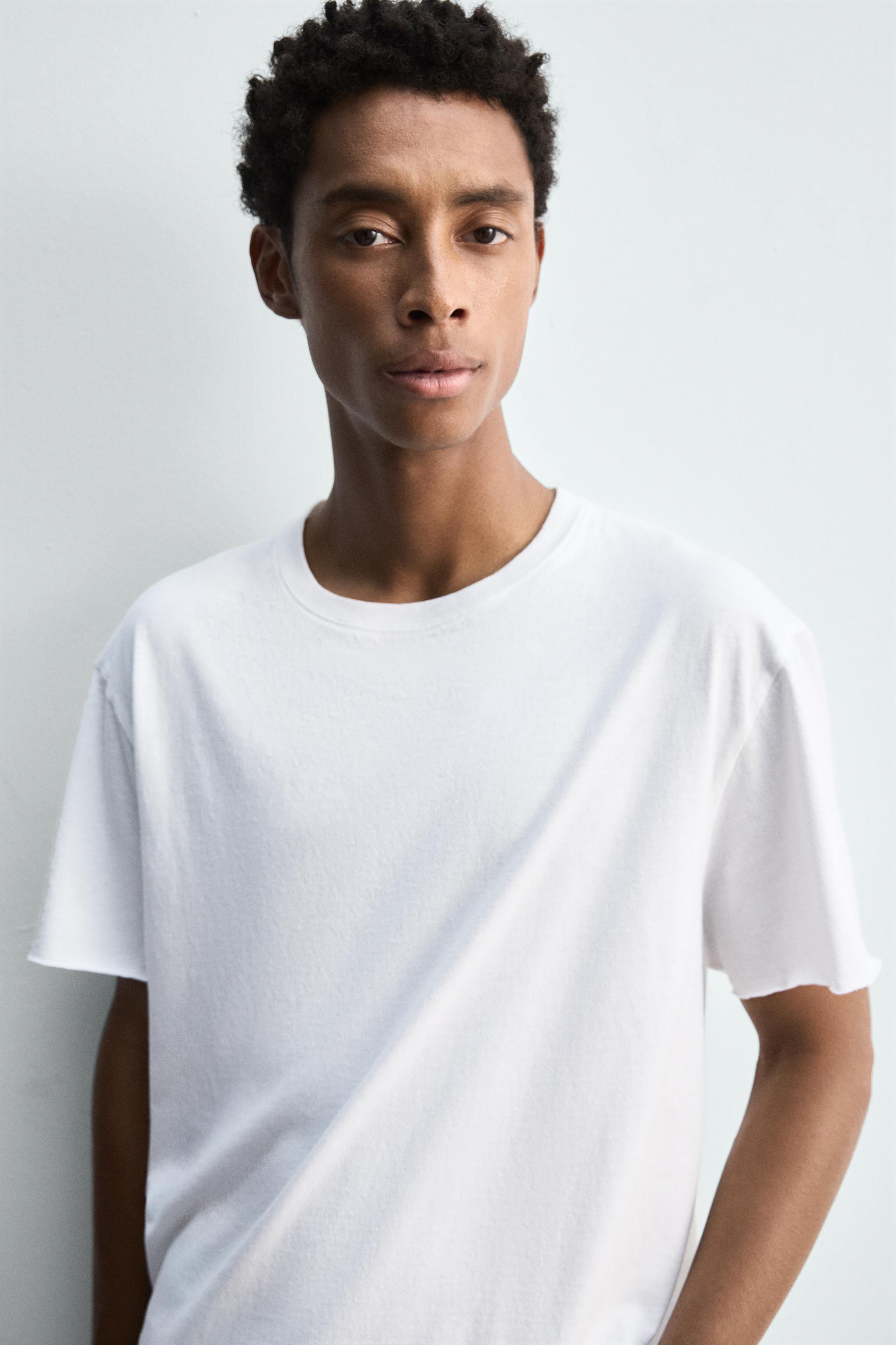 LIGHTWEIGHT T-SHIRT WITH IRREGULAR FINISH
