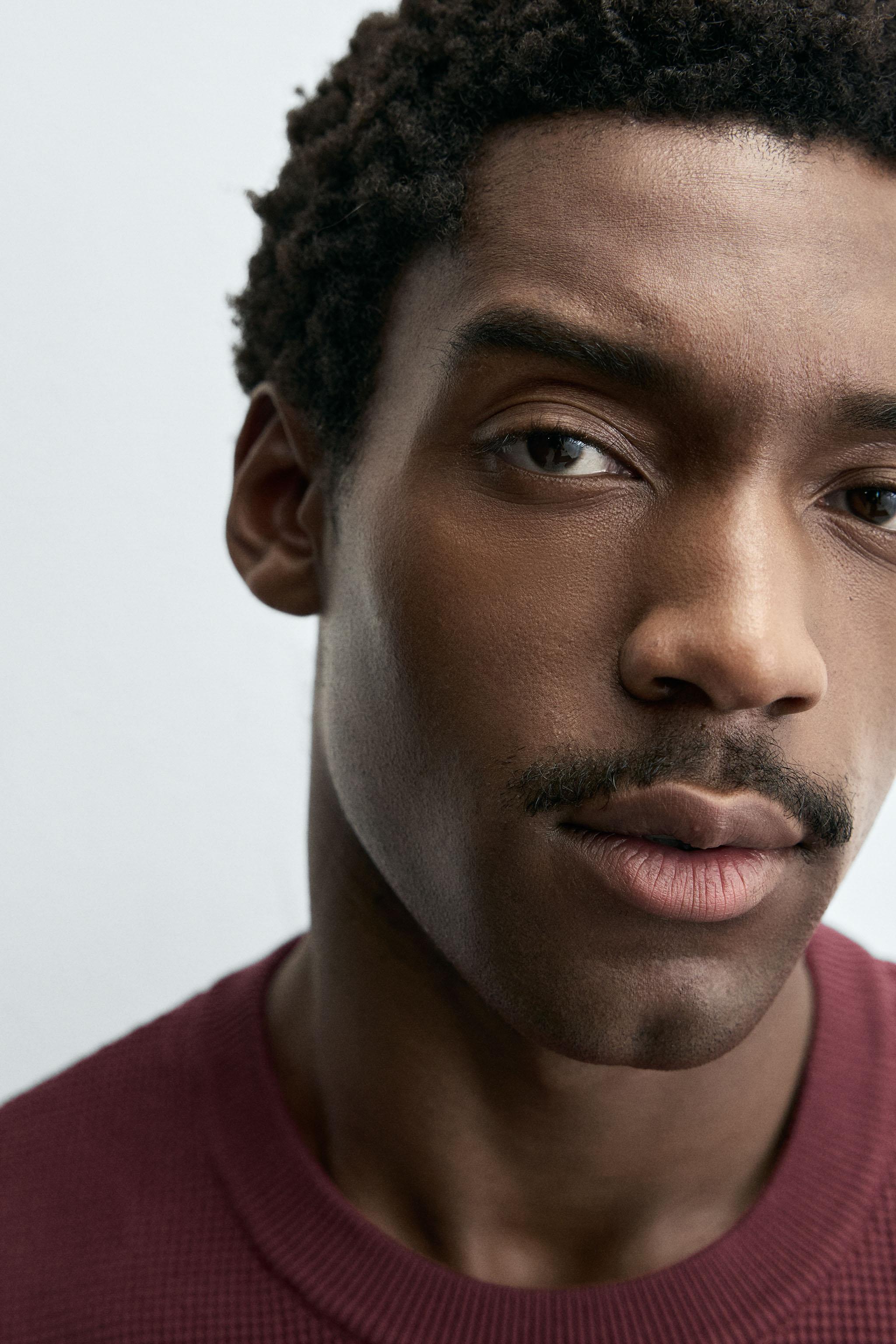 REGULAR FIT TEXTURED SWEATER