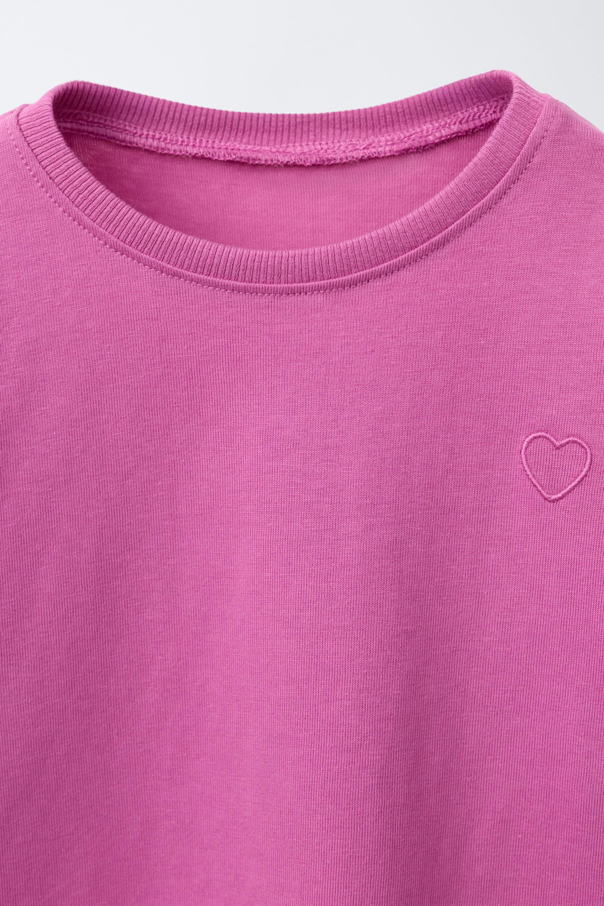BASIC EMBROIDERED HEART T-SHIRT