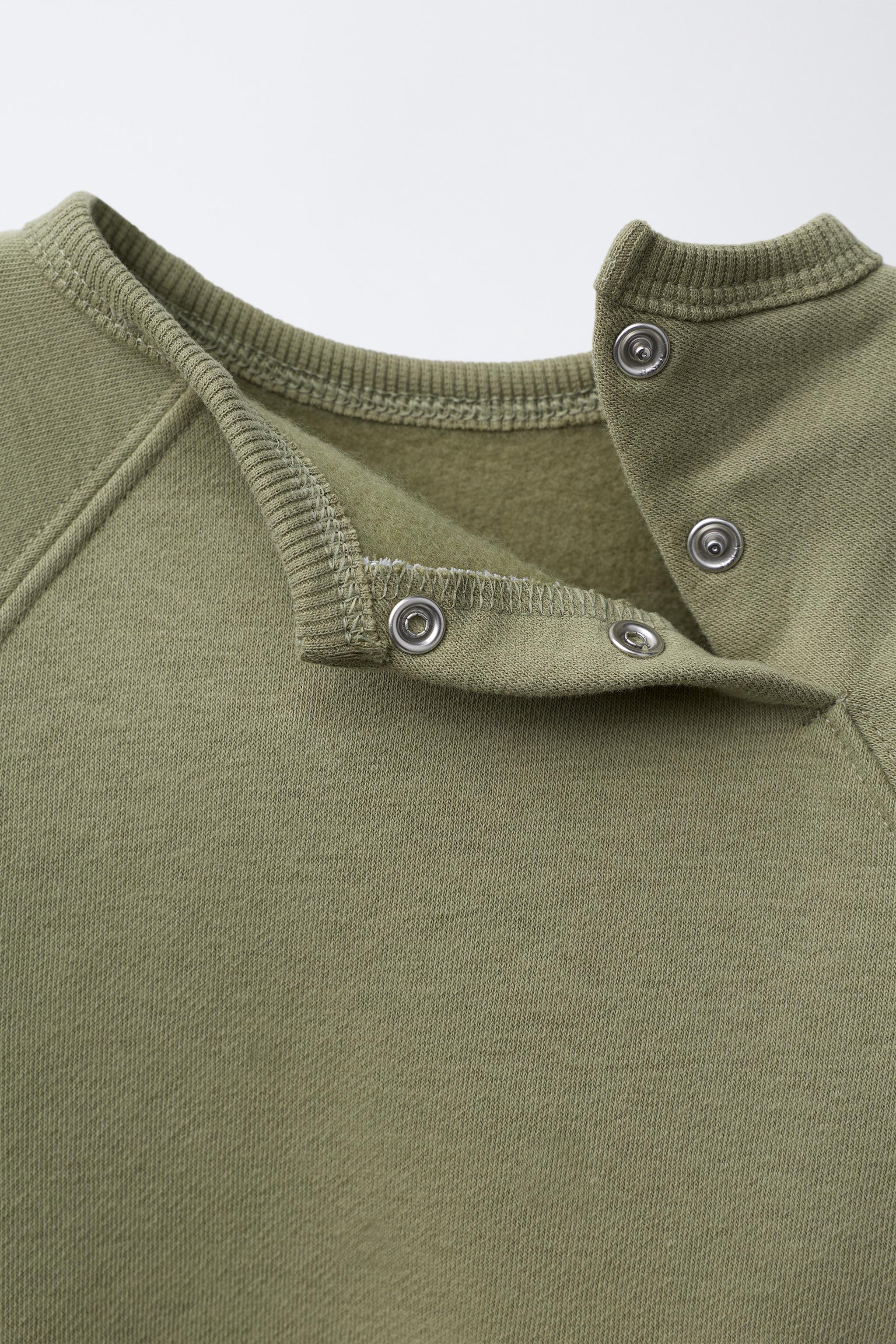 PRINT SWEATSHIRT AND JOGGER SET