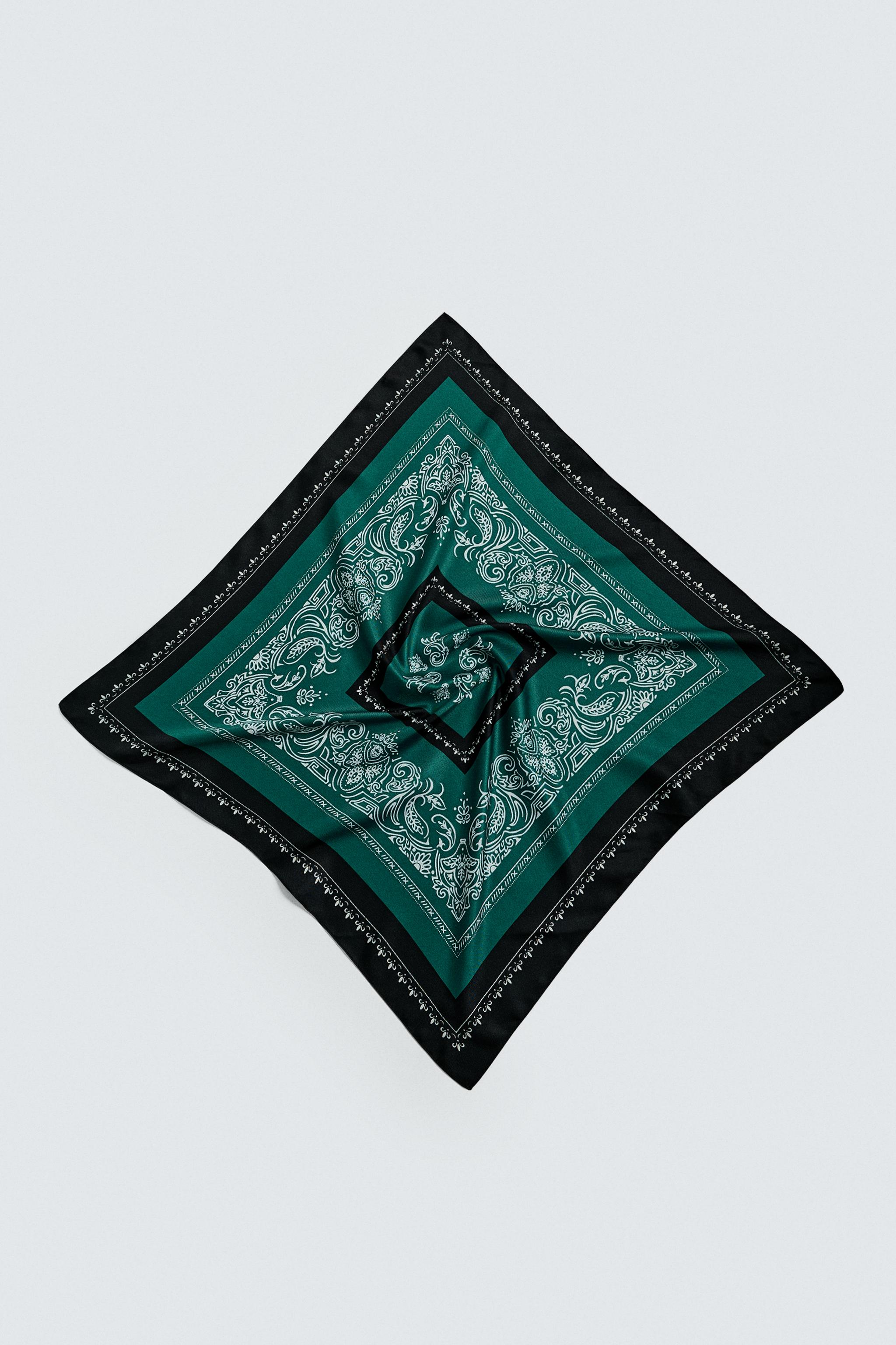 PAISLEY PRINT BANDANA